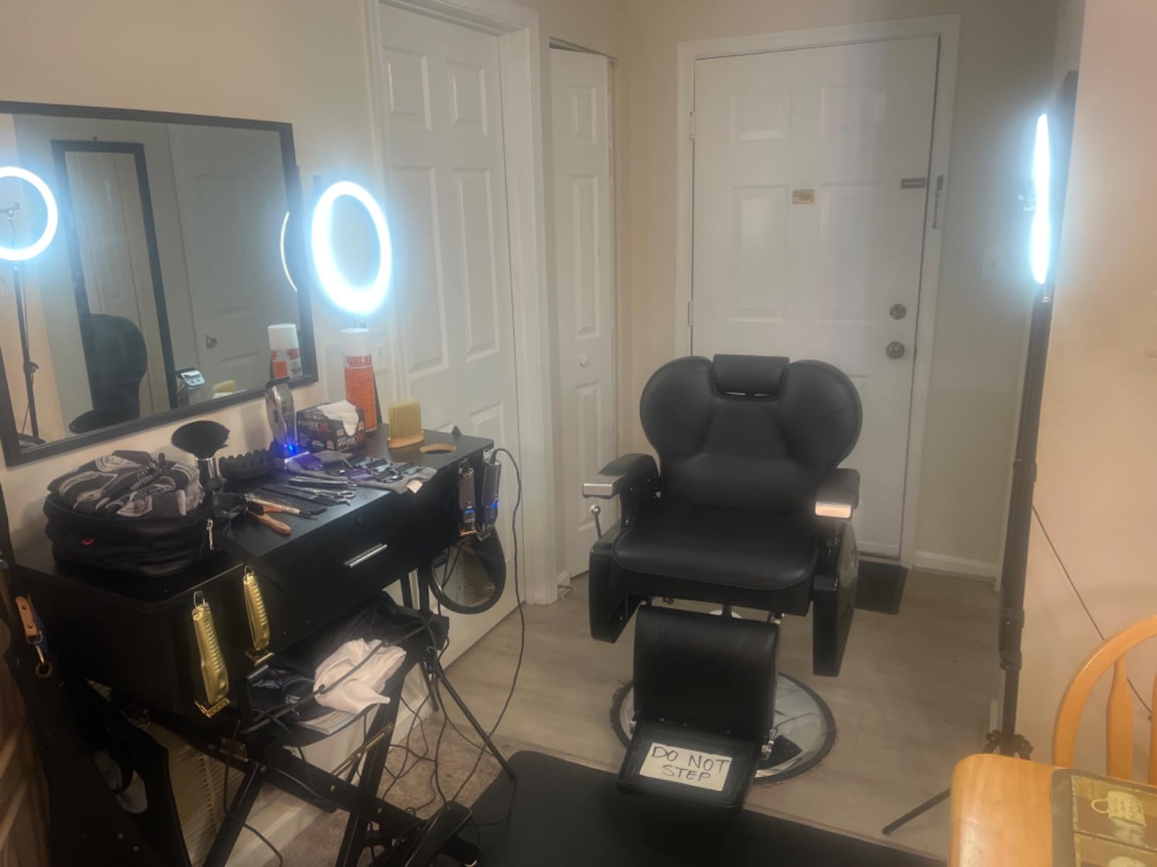 OmySalon All Purpose Hydraulic Barber Chair Recline 360 Degree Swivel Height Adjustable Heavy Duty Hairdresser Chair Beauty Salon Spa Tattoo Styling Equipment customer photo 2