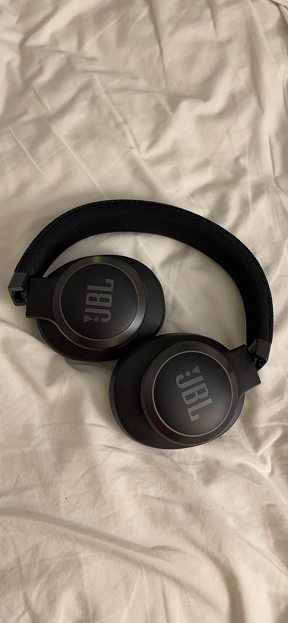 JBL Live 660NC - Over-Ear Nc Headphones - Black customer photo 1