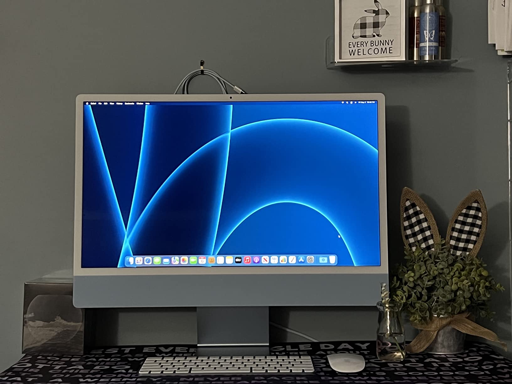 Apple 2021 iMac All in one Desktop Computer with M1 chip: 8-core CPU, 8-core GPU, 24-inch Retina Display, 8GB RAM, 256GB SSD Storage, Matching Accessories. Works with iPhone/iPad; Blue customer photo 2