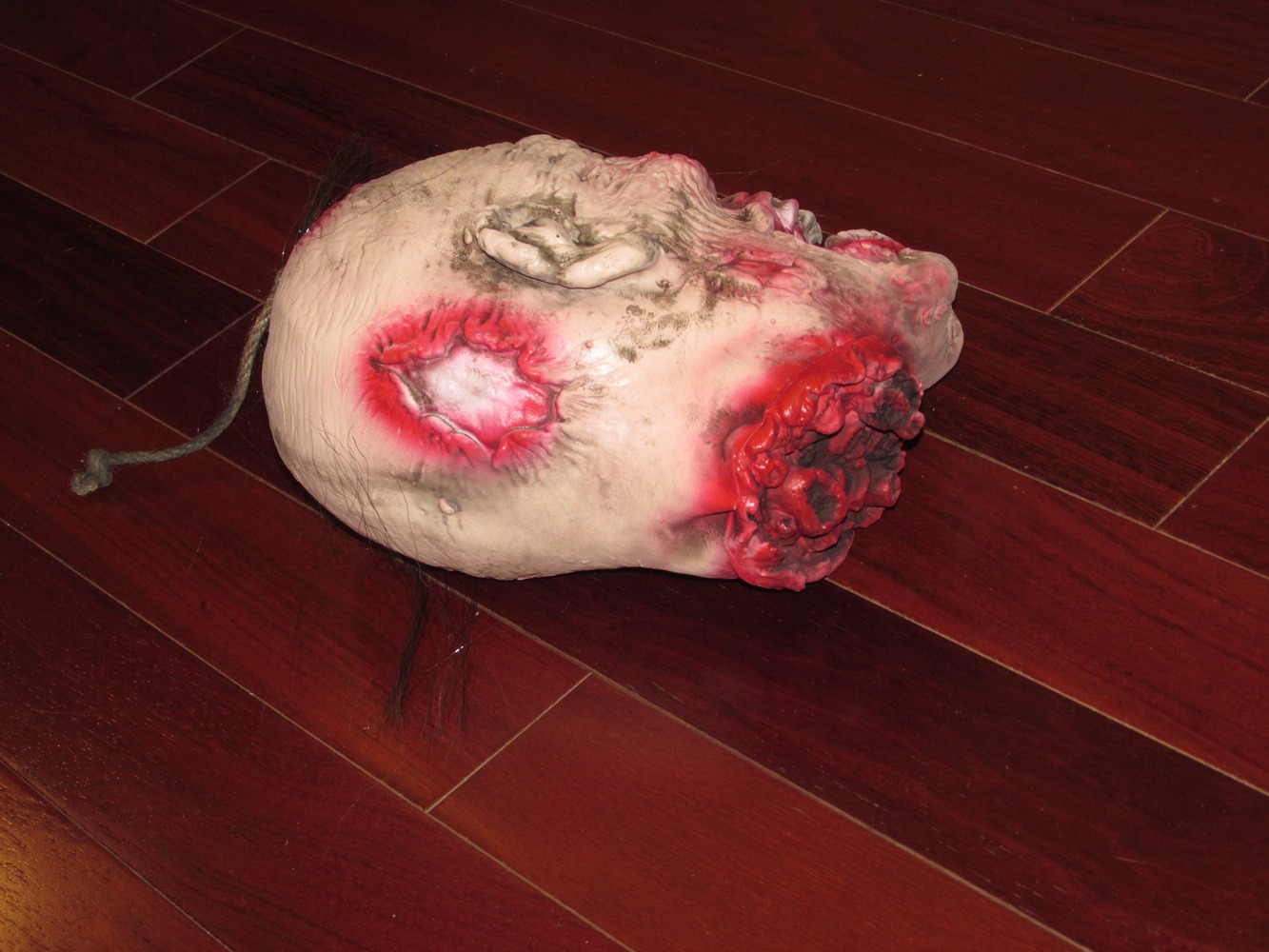 Halloween Decoration Props, Hanging Severed Head, Bloody Latex Zombie Head customer photo 1