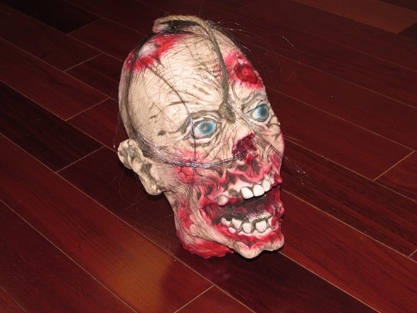 Halloween Decoration Props, Hanging Severed Head, Bloody Latex Zombie Head customer photo 2