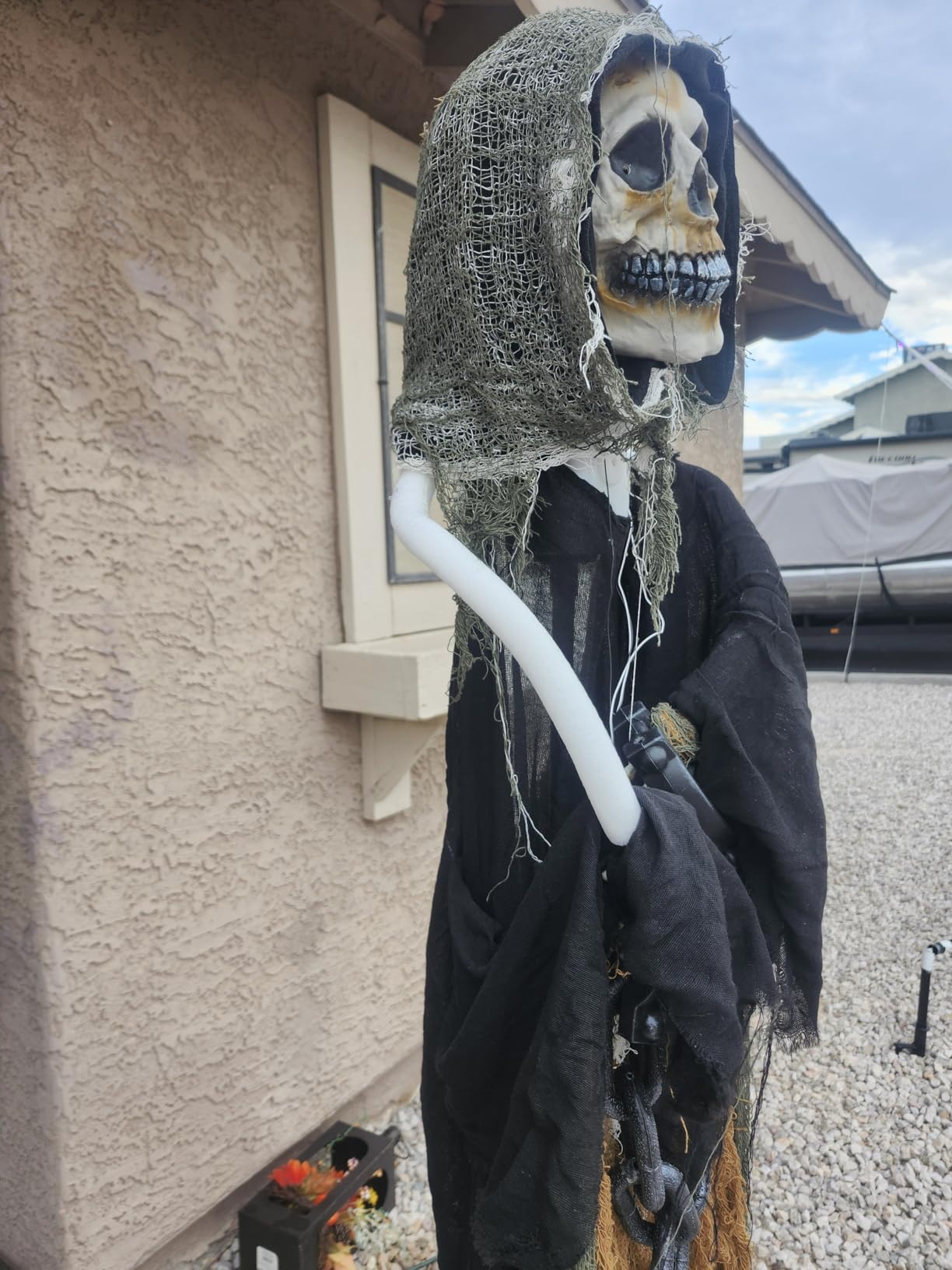 JOYIN Halloween Decorations Outdoor Life Size Animatronics Grim Reaper with Chain, Sound-Actived Party Decor with Creepy Sound, Scary Haunted House Props for Garden Yard Lawn customer photo 2