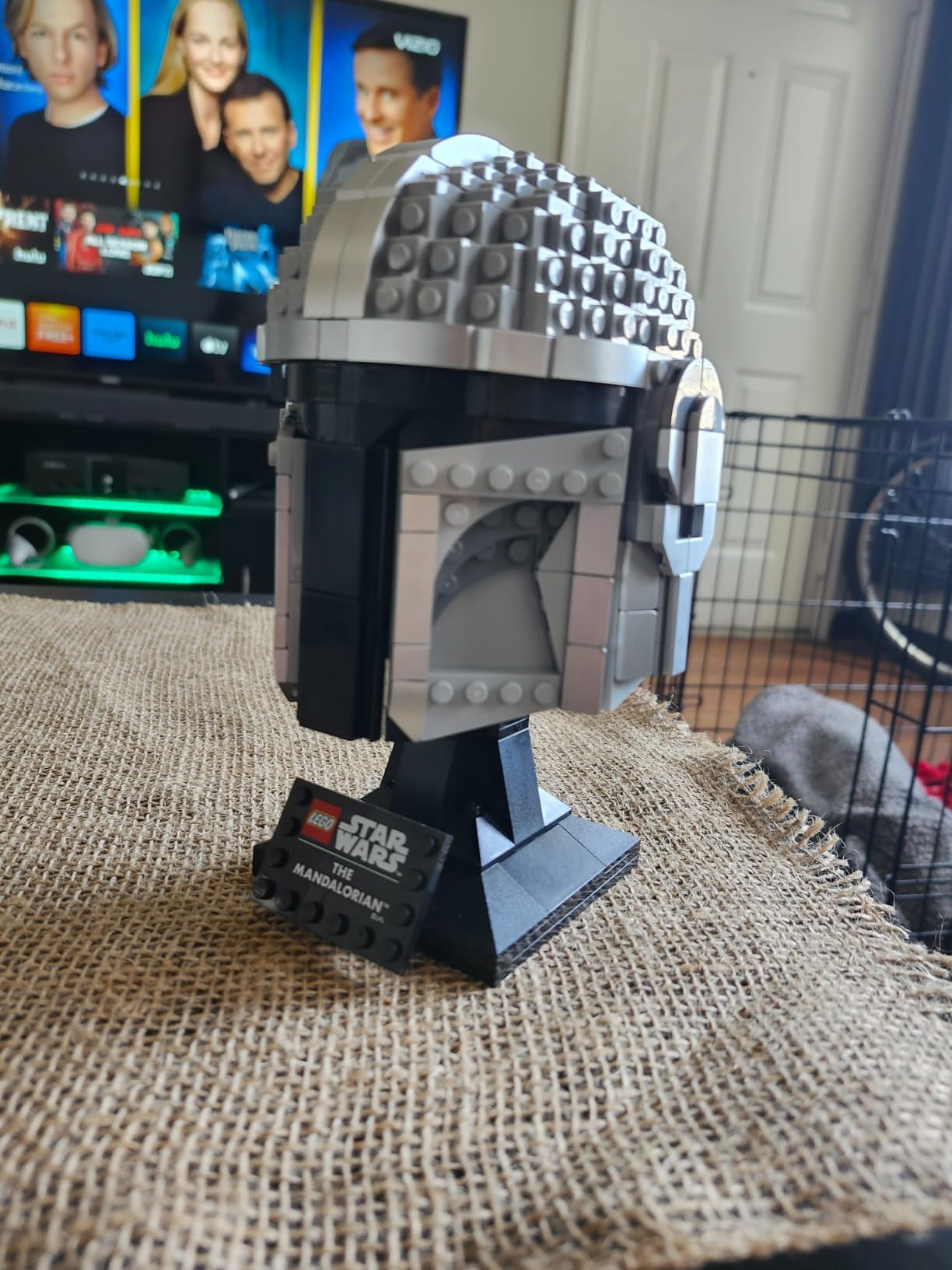 LEGO Star Wars The Mandalorian Helmet 75328 Buildable Model Kit, Display Collectible Decoration Set for Adults, Men, Women, Mom, Dad, Collectible Gift Idea customer photo 2