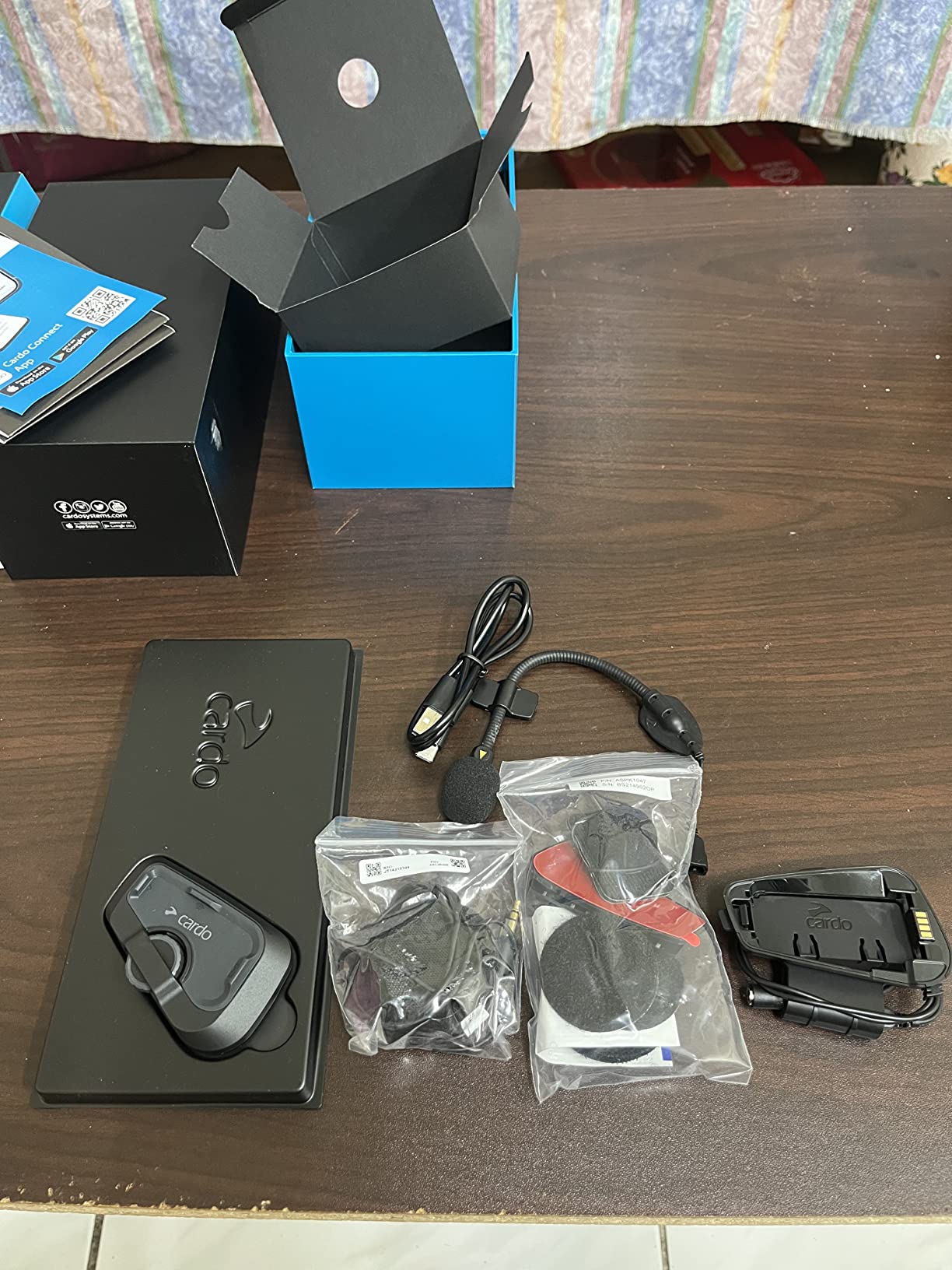 Cardo Systems FREECOM 4X Motorcycle 4-Way Helmet Bluetooth Communication System Headset Intercom, Universal Bluetooth Connectivity, Waterproof, 40mm Speakers - Dual Pack customer photo 2