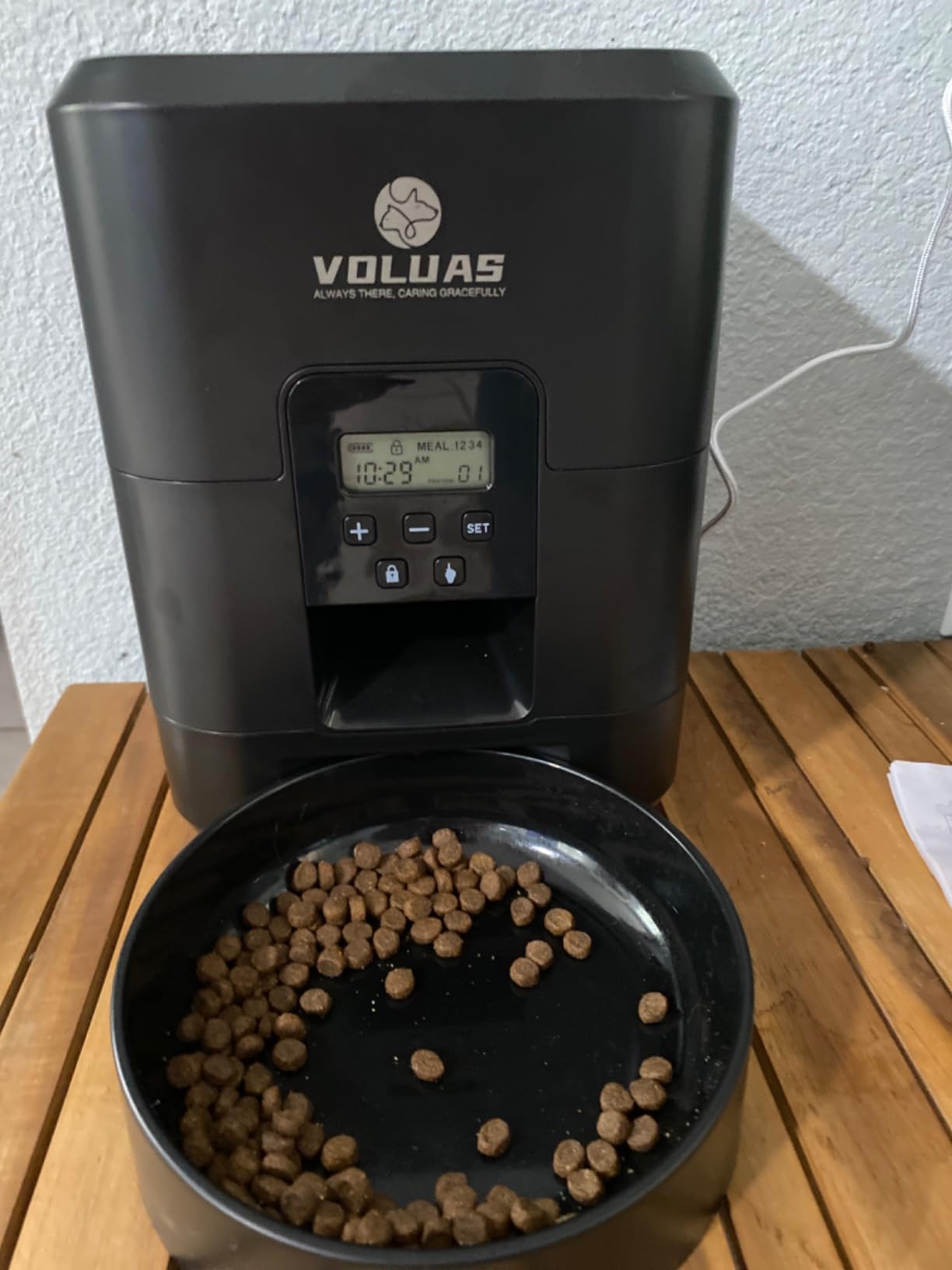 VOLUAS Automatic Cat Feeder for Two Cats with Dual Stainless Bowls, 6L customer photo 1