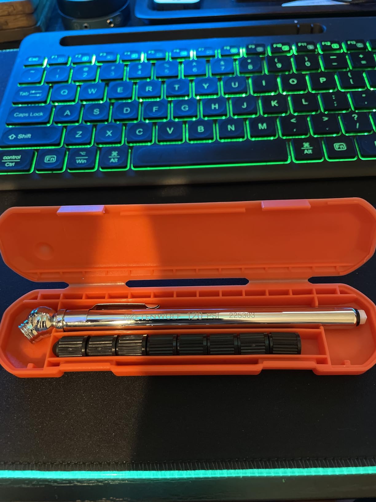 ETENWOLF Pencil Tire Pressure Gauge 2 Pack (10-50PSI, 20-120PSI) customer photo 2