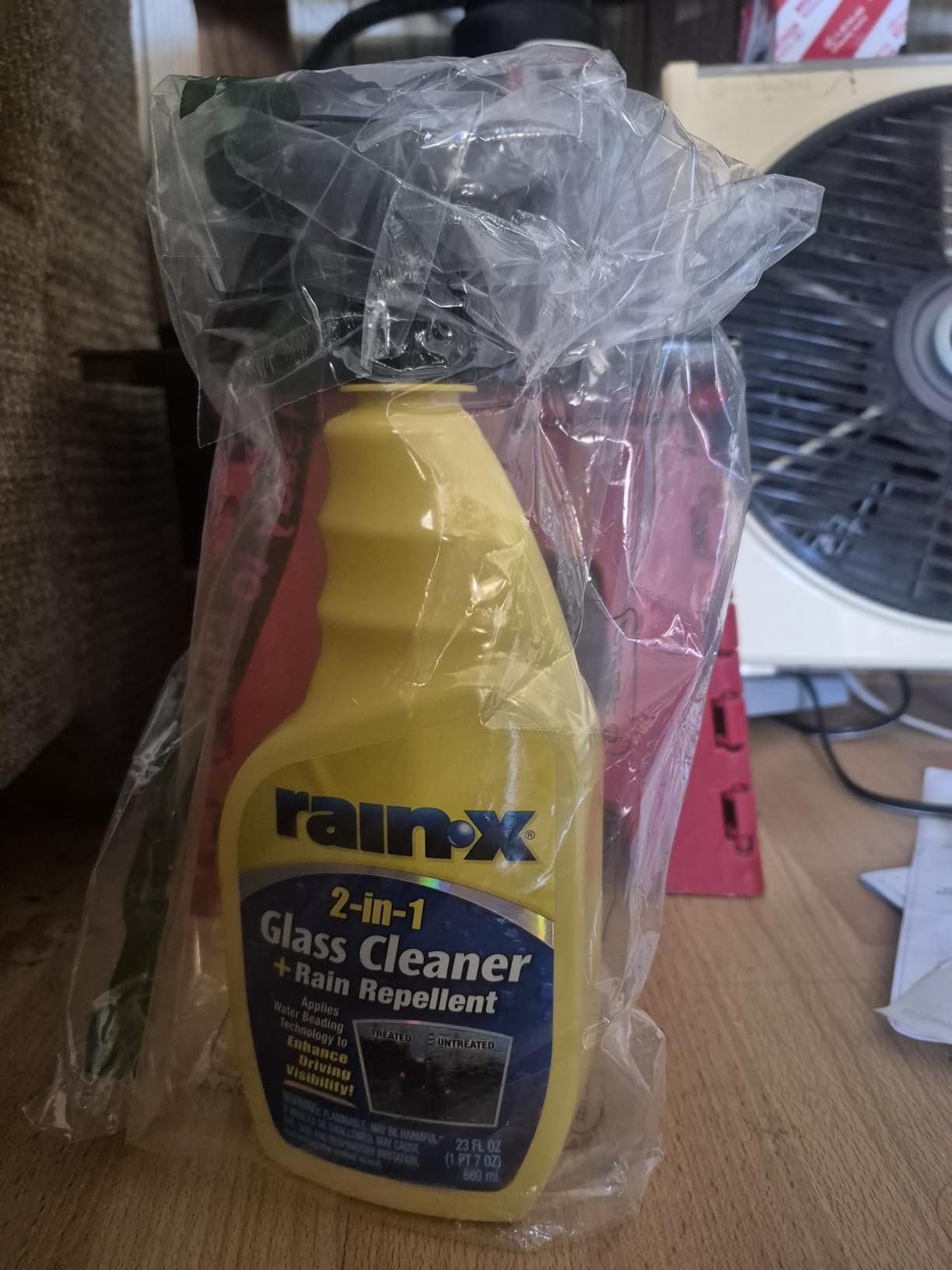 Rain-X 5071268-2 2-in-1 Glass Cleaner and Rain Repellant, 23 oz. (Pack of 2) - Provides a Streak-Free Clean for Automotive Glass While Preventing Sleet, Snow, Ice, and Road Spray Build Up customer photo 1