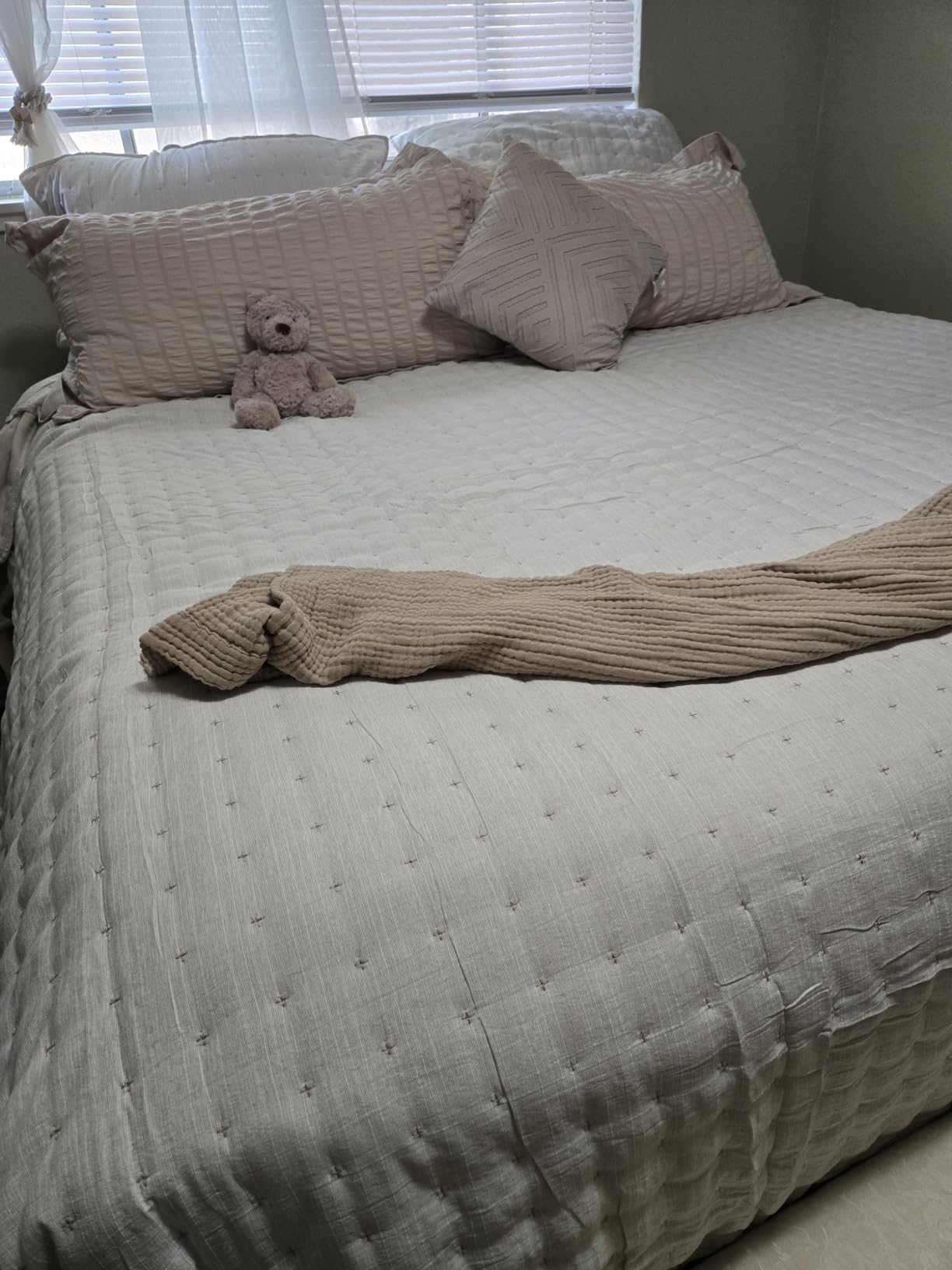 WDCOZY Cloud Soft Quilt Set, King Size, White, 3 Pieces 104x90 inches customer photo 2