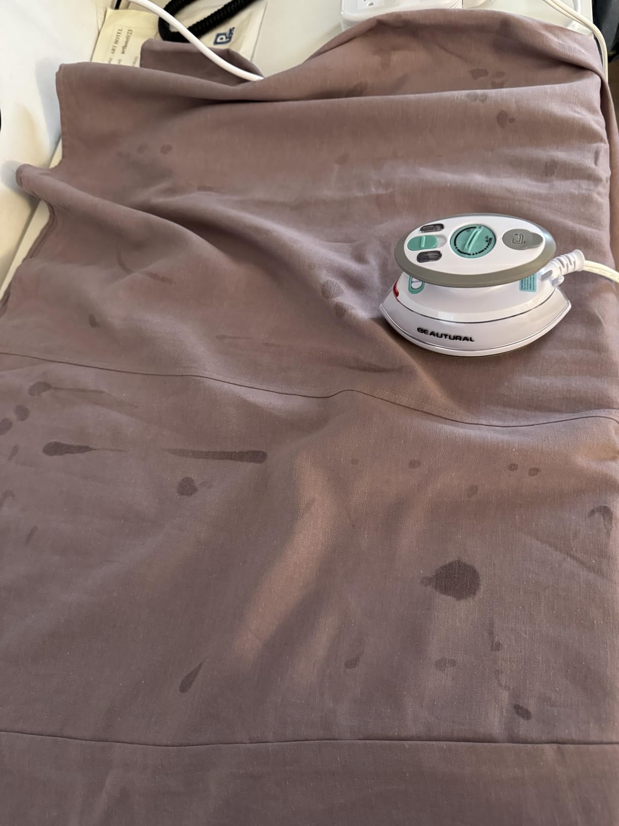 BEAUTURAL Mini Travel Steam Iron for Clothes with Dual Voltage customer photo 1
