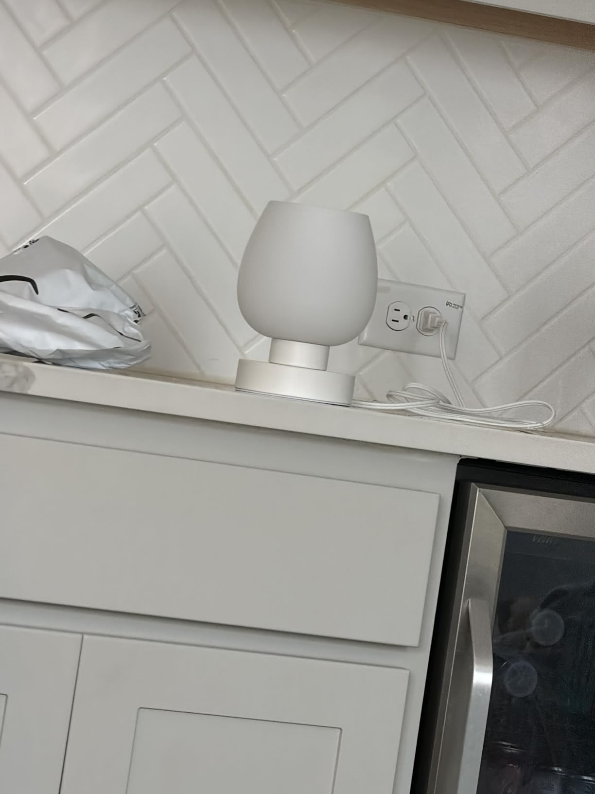 ONEWISH Small Bedside Lamp for Bedroom, 3-Way Dimmable Touch Control, 600 Lumen Bright Opal Glass Shade, 7.5 Inch Ultra Compact Nightstand Lamp, Warm White 2700K LED Bulb Included, Modern Design customer photo 1