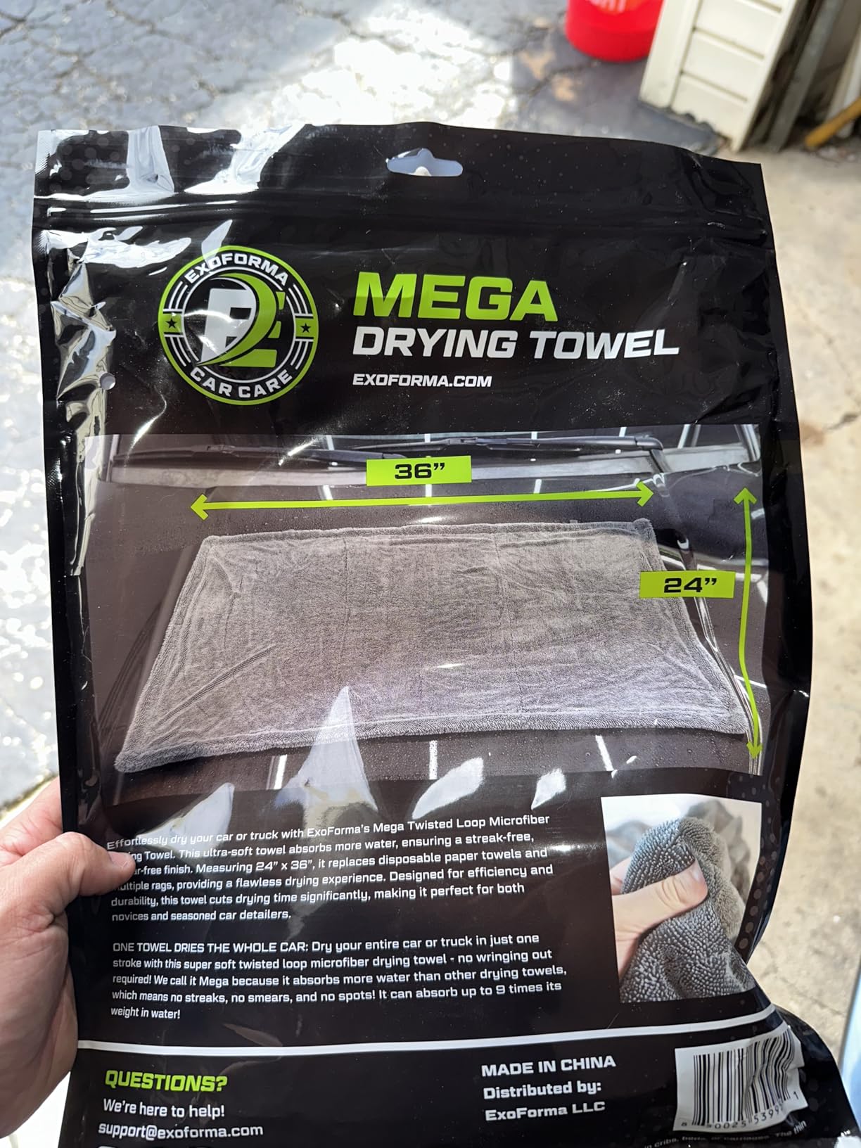 ExoForma Mega Car Drying Towel - Holds Up to 9 lbs, No Streaks, Scratches, or Water Spots | 1200 GSM Microfiber Double Twist Pile & Edgeless Design, 1 Quick & Effortless Dry - 24” x 36” customer photo 1