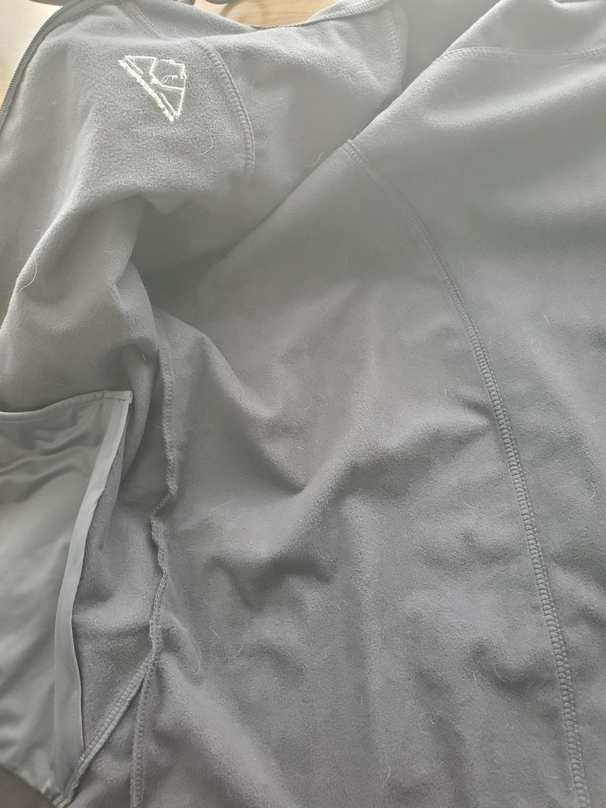 Rdruko Men's Lightweight Softshell Jacket Fleece Lined Hooded customer photo 2