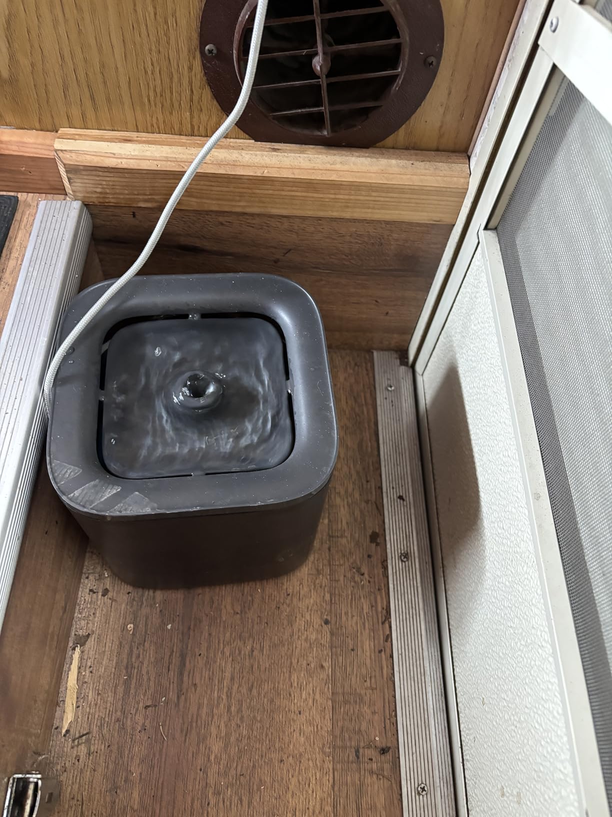 PETKIT Eversweet Solo SE Cat Water Fountain 65oz/1.85L Wireless Pump customer photo 2