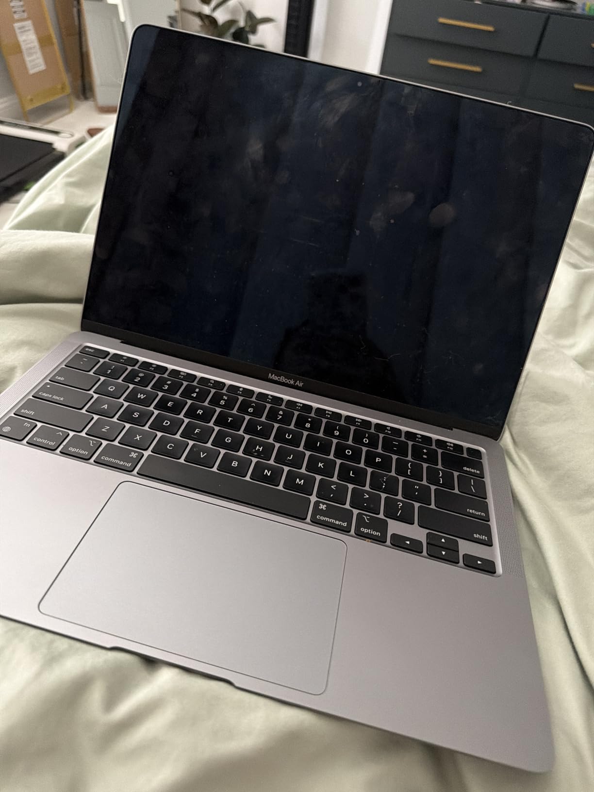 Apple 2022 MacBook Air with Apple M2 Chip, 13-inch, 8GB RAM, 256GB SSD Storage - Space Gray (Renewed) customer photo 2