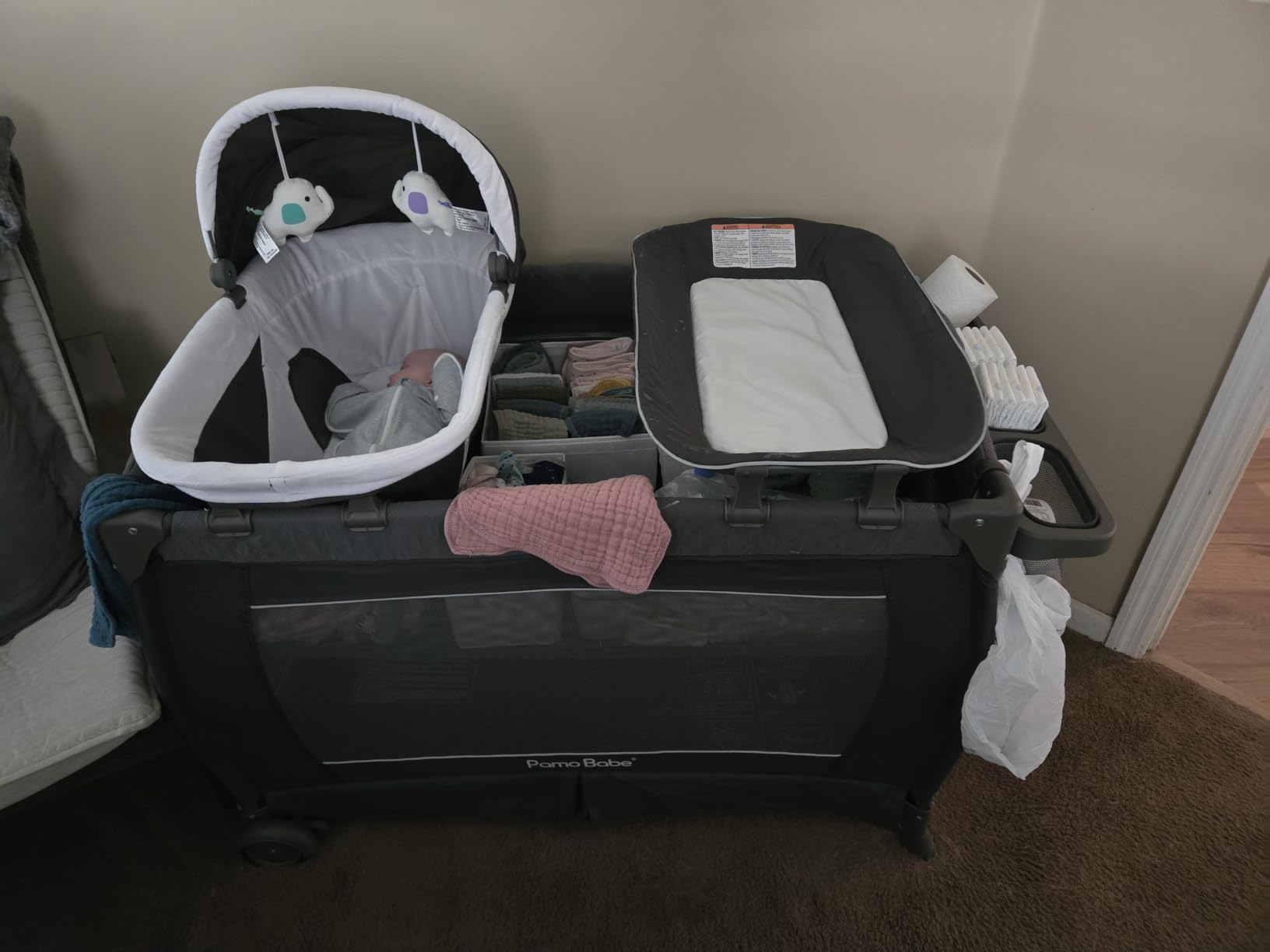 Pamo Babe Pack and Play 4-in-1 Baby Playard with Bassinet & Changing Table, Foldable Portable Playpen with Mattress, Travel Crib for Newborn to Toddler 0-36M-Black customer photo 2