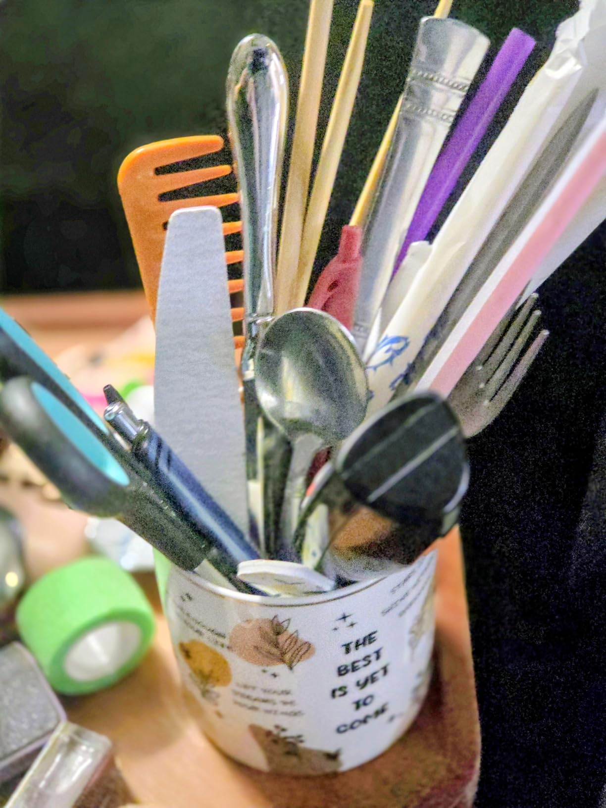 Large Capacity Colored Pen Holder for Desk, Ceramic Pencil Holder Pen Cup Marker Holder Makeup Brush Holders, Desk Accessories & Workspace Organizers for Home, Office, White Flower customer photo 1