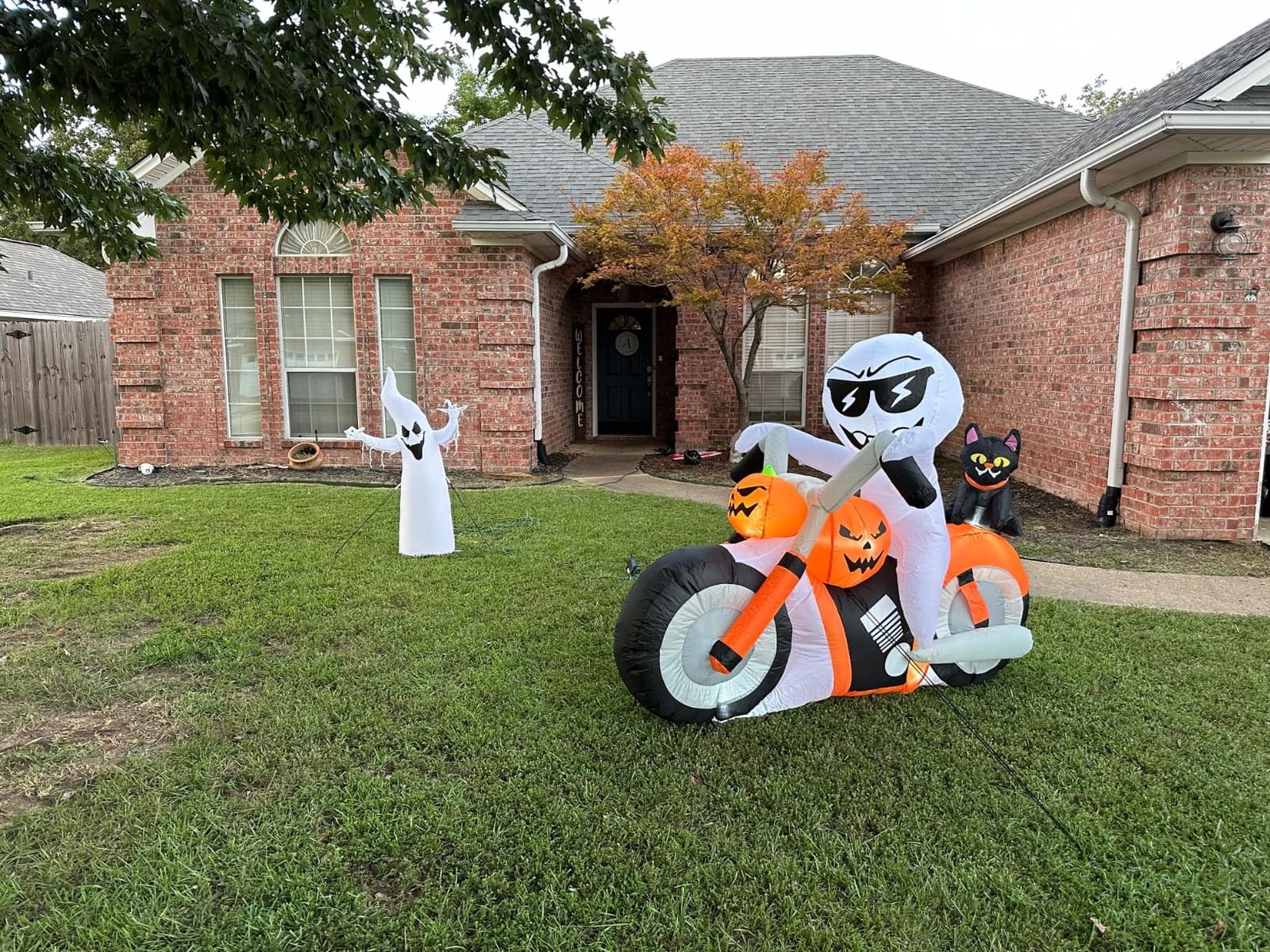 COMIN 6 FT Halloween Inflatables Ghost Outdoor Decorations Blow Up Yard Pumpkin Cat Motorcycle with Built-in LEDs for Indoor Party Garden Lawn Decor customer photo 1