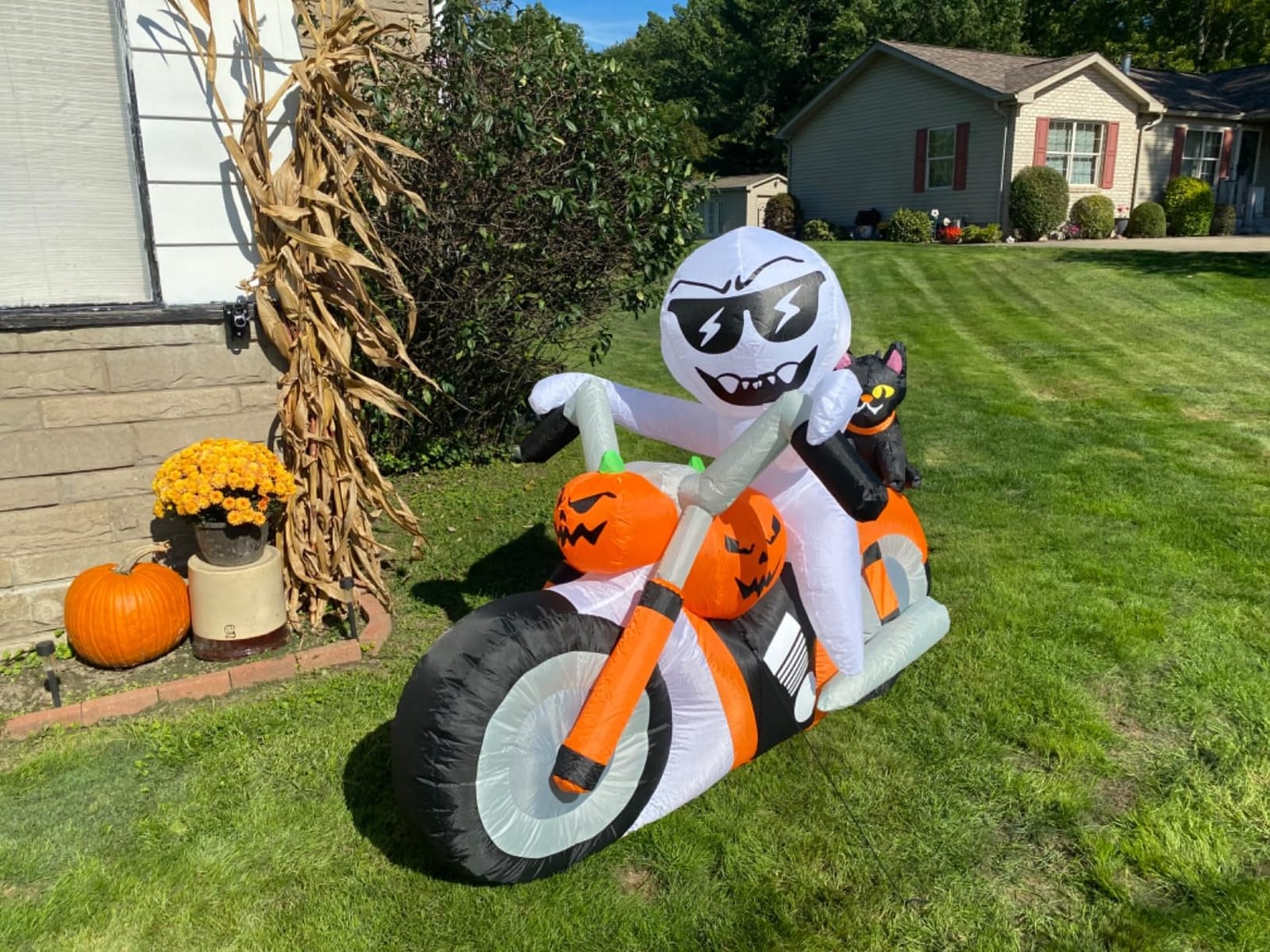 COMIN 6 FT Halloween Inflatables Ghost Outdoor Decorations Blow Up Yard Pumpkin Cat Motorcycle with Built-in LEDs for Indoor Party Garden Lawn Decor customer photo 2