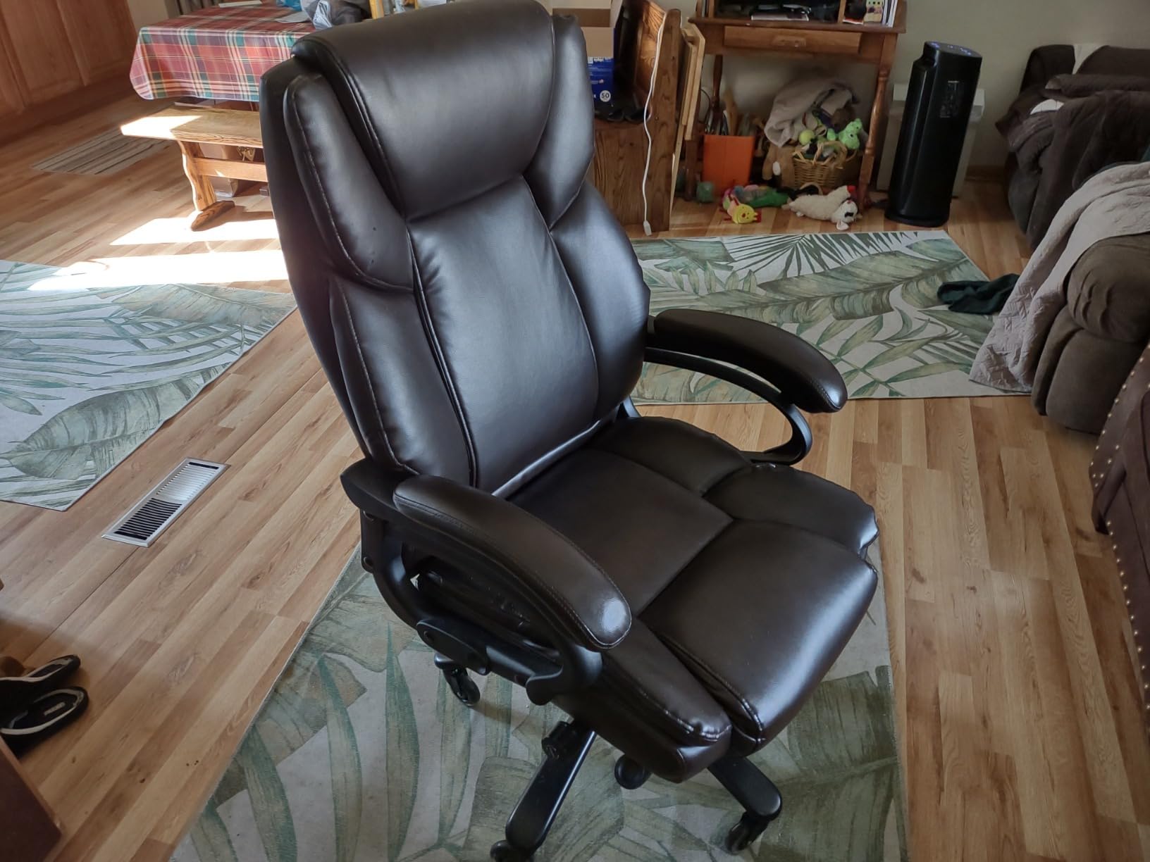Waleaf 600lbs Big and Tall Office Chair, Heavy Duty Chair for Heavy People, Adjustable Ergonomic Lumbar Support Executive Chair, Large High Back and Quiet Rubber Wheels customer photo 2