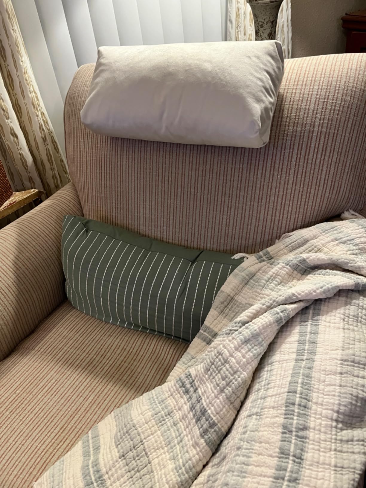 Adjustable Headrest Pillow for Recliners and Armchairs - Non-Slip Velvet Cushion for Neck Support and Pain Relief (Gray) customer photo 1