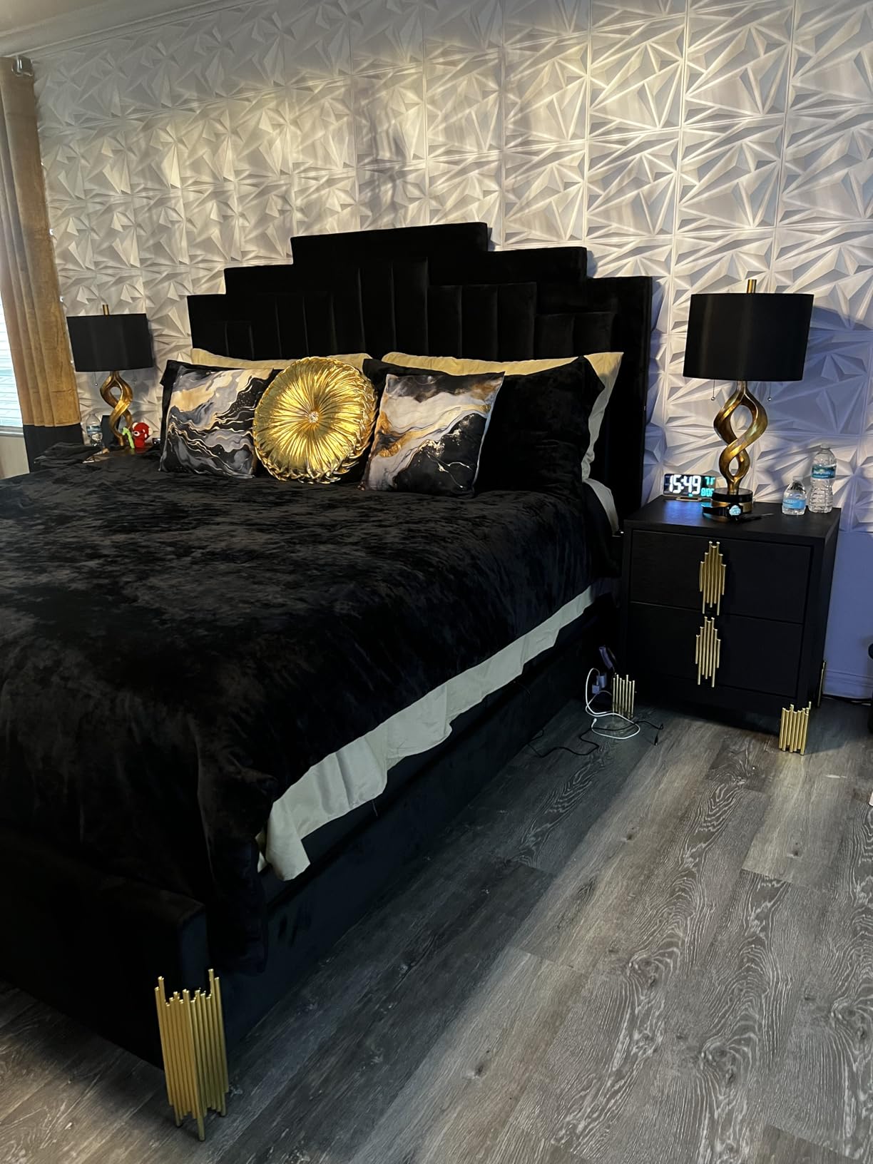 Fredsure Distressed Velvet Comforter Set, 5 Pieces Black Queen, Distressed Velvet Face and Brushed Microfiber Reverse customer photo 1