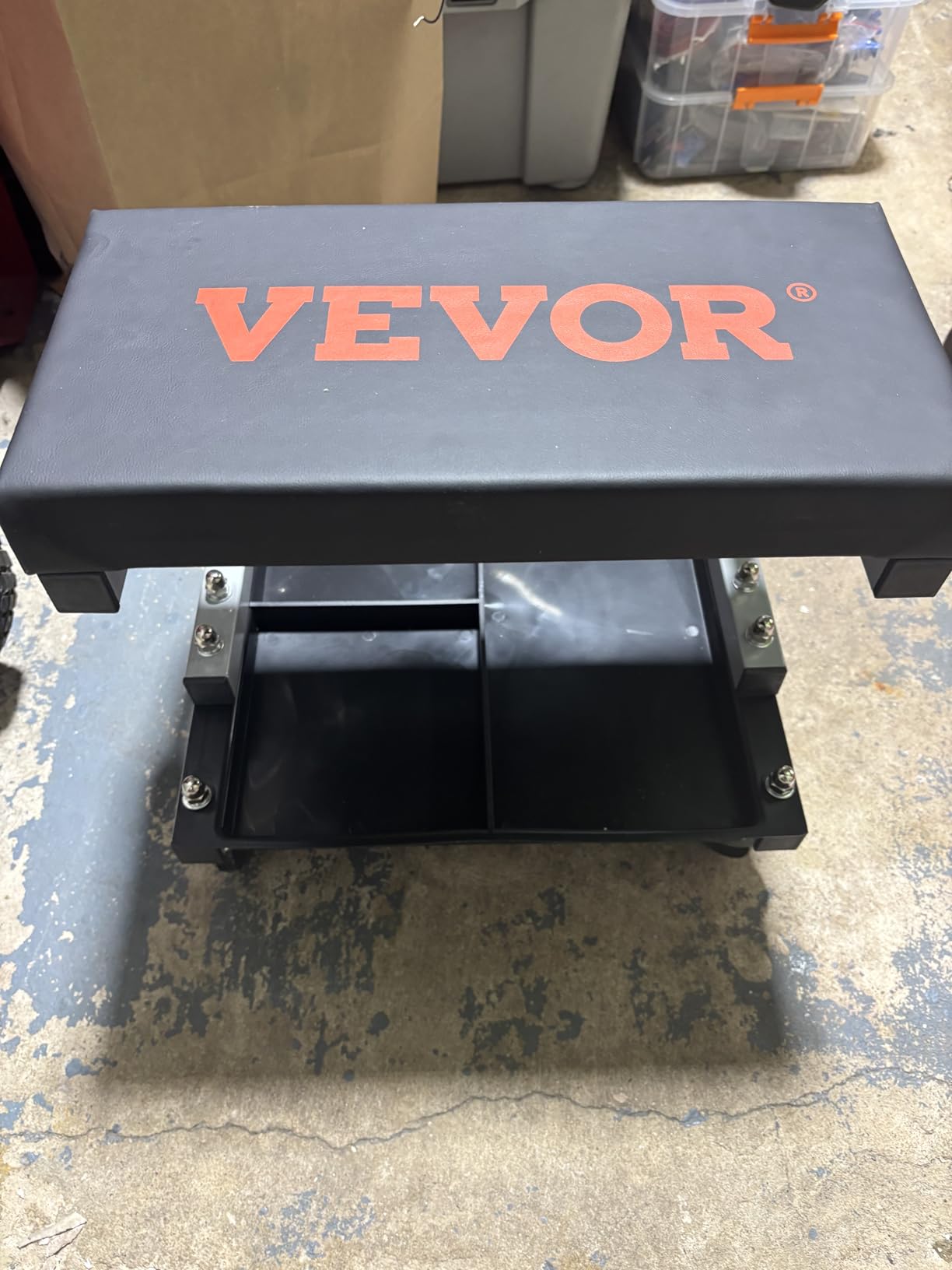 VEVOR Rolling Creeper Garage/Shop Seat, 250 LBS Capacity Padded Rolling Workshop Stool with Tool Tray Storage, Mechanic Stool for Garage, Shop, Auto Repair, Black customer photo 1