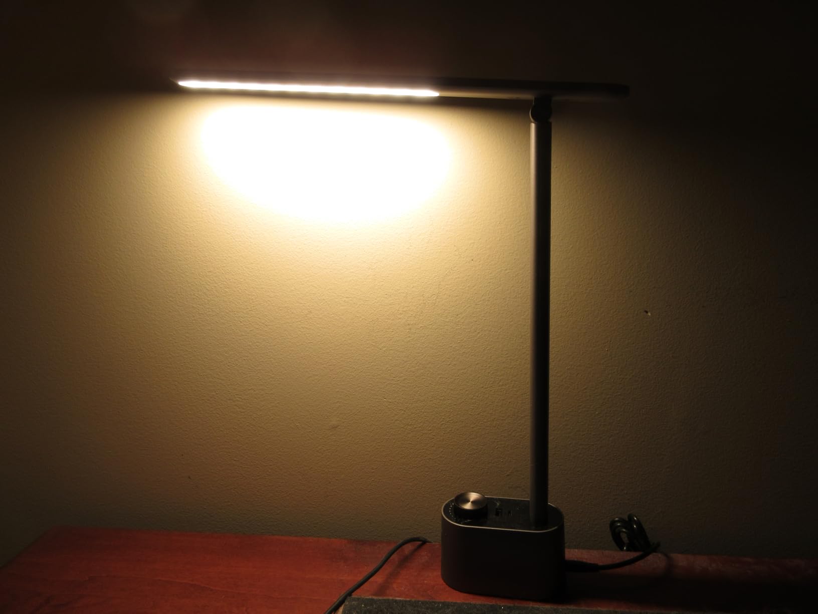Honeywell HWT-H01 LED Desk Lamp, Foldable & Stepless Dimmable, White customer photo 2
