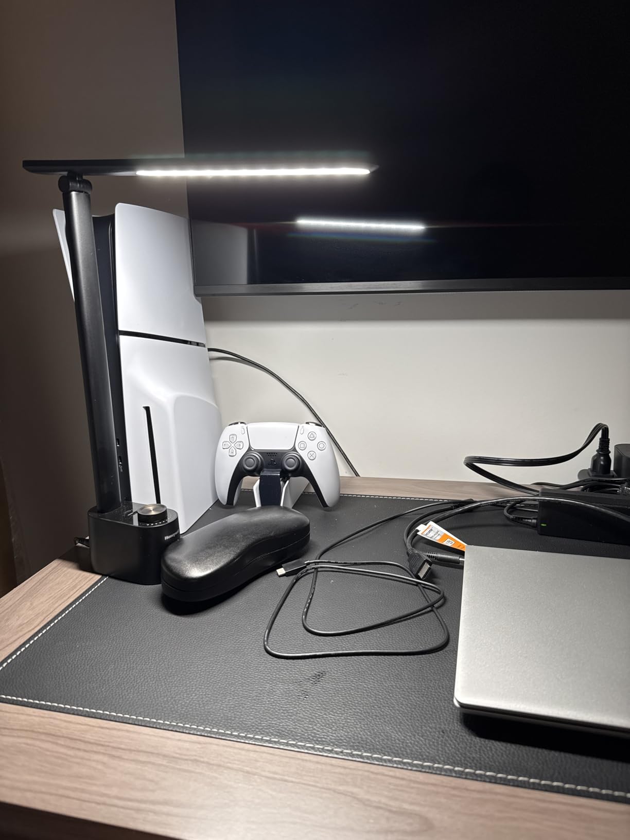Honeywell HWT-H01 LED Desk Lamp, Foldable & Stepless Dimmable, Black | Sunturalux Eye-Caring Desk Light with Charging Ports, Modern Table Lamp, Reading Lamp for Home Office Bedroom College Dorm customer photo 1