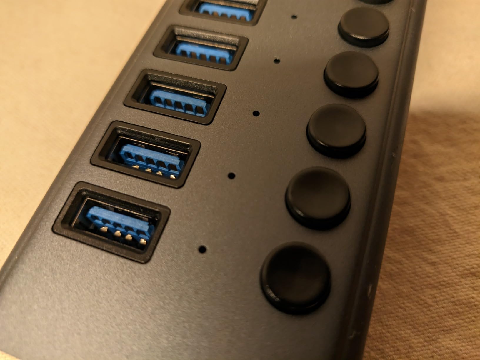 Powered USB 3.0 Hub, Wenter 10 Ports 36W Powered USB Hub, Aluminum USB Splitter with Individual On/Off Switches, SD/TF Card Readers and 12V/3A Power Adapter for PC/Laptops/MacBook Pro/Air/iMac/iPad customer photo 2