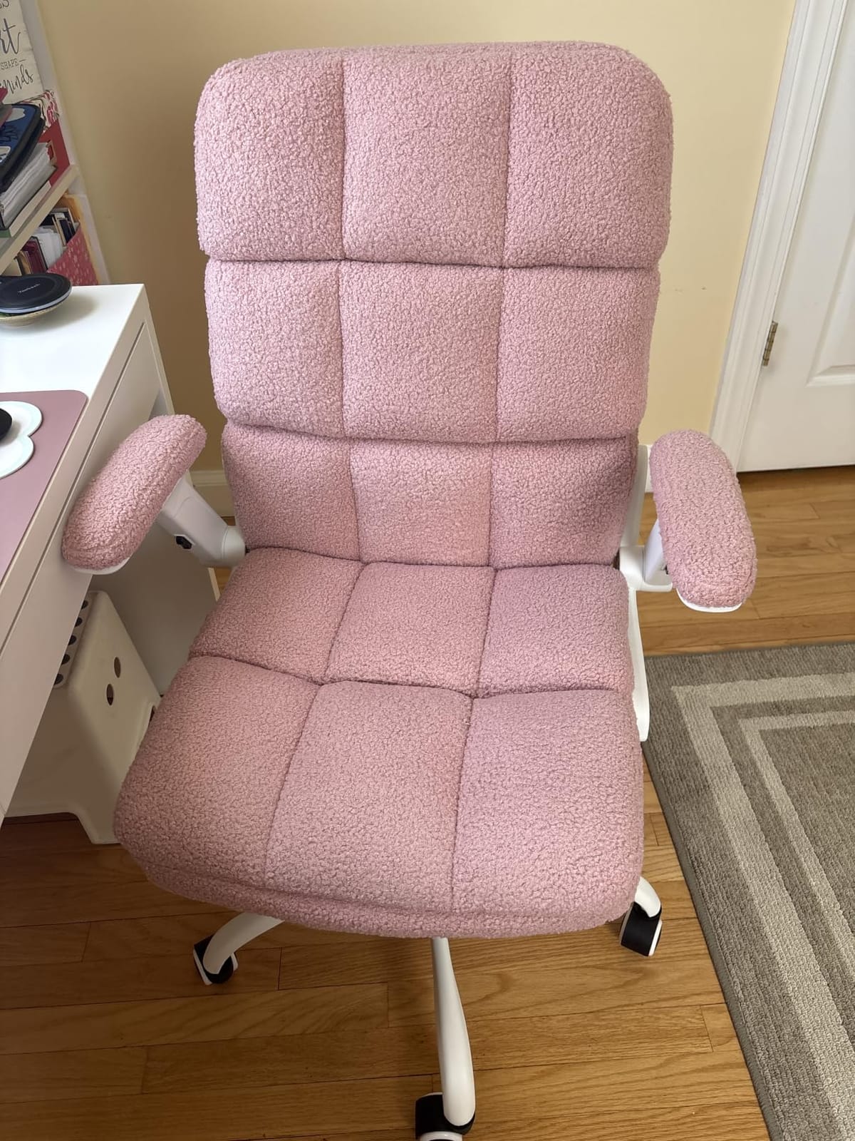 SEATZONE Pink Office Chair Ergonomic Computer Desk Chair with Wheels,Faux Fur Comfy Office Chair for Women and Girls,Teddy Fleece Material customer photo 1