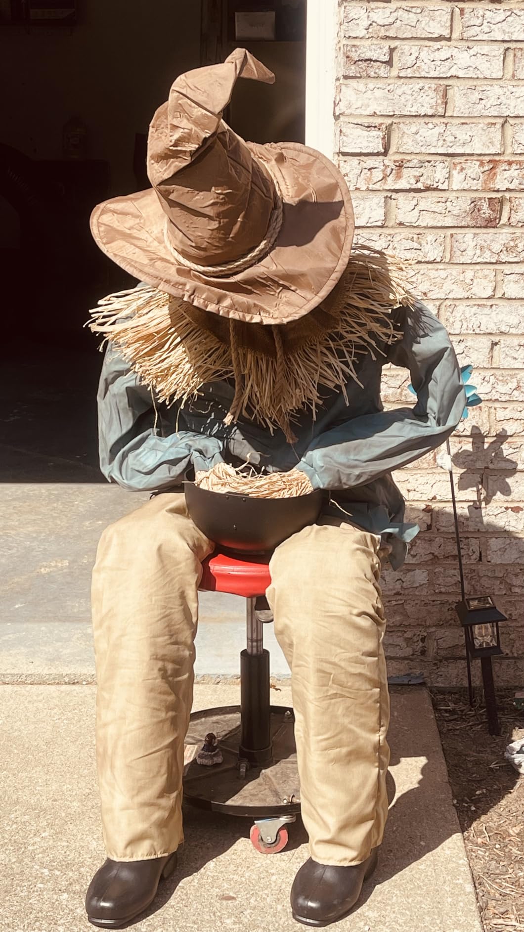 Spirit Halloween 4 Ft 6 In Scary Sitting Scarecrow Animatronic, Multicolor customer photo 1