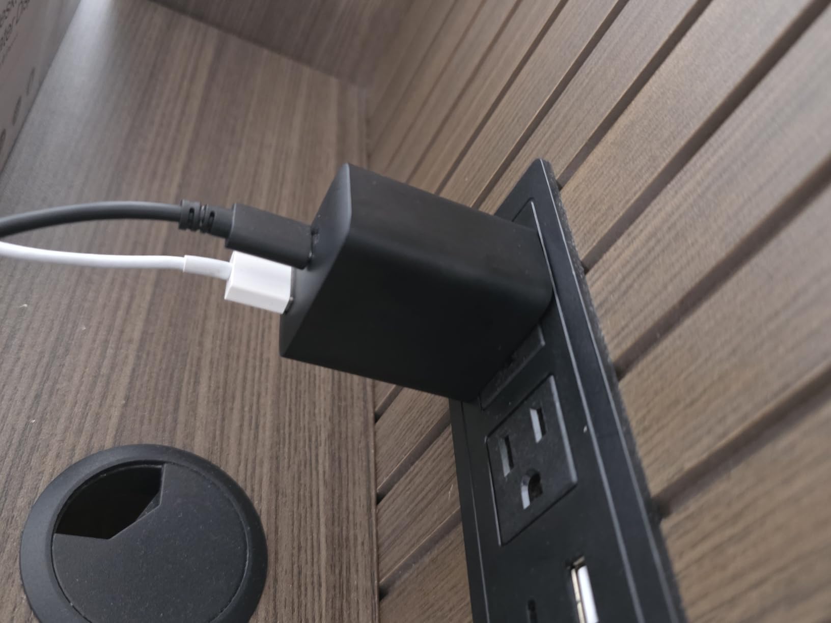 Anker Phone Charger, 20W USB C Charger Block, Type C Charger Fast Charging | For iPhone 17/17 Plus/17 Pro Max/16/16 Plus/16 Pro Max/15 Pro Max/iPad Pro and More (2-Pack with 2 Cables, Black) customer photo 2