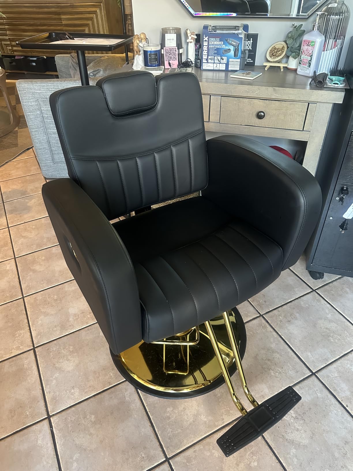 Baasha Reclining Salon Chair for Hair Stylist, 440 lbs Hydraulic Barber Chair with 135° Reclining Backrest, Removable Headrest, 360° Swivel, All Purpose Styling Chair, Black Gold customer photo 1