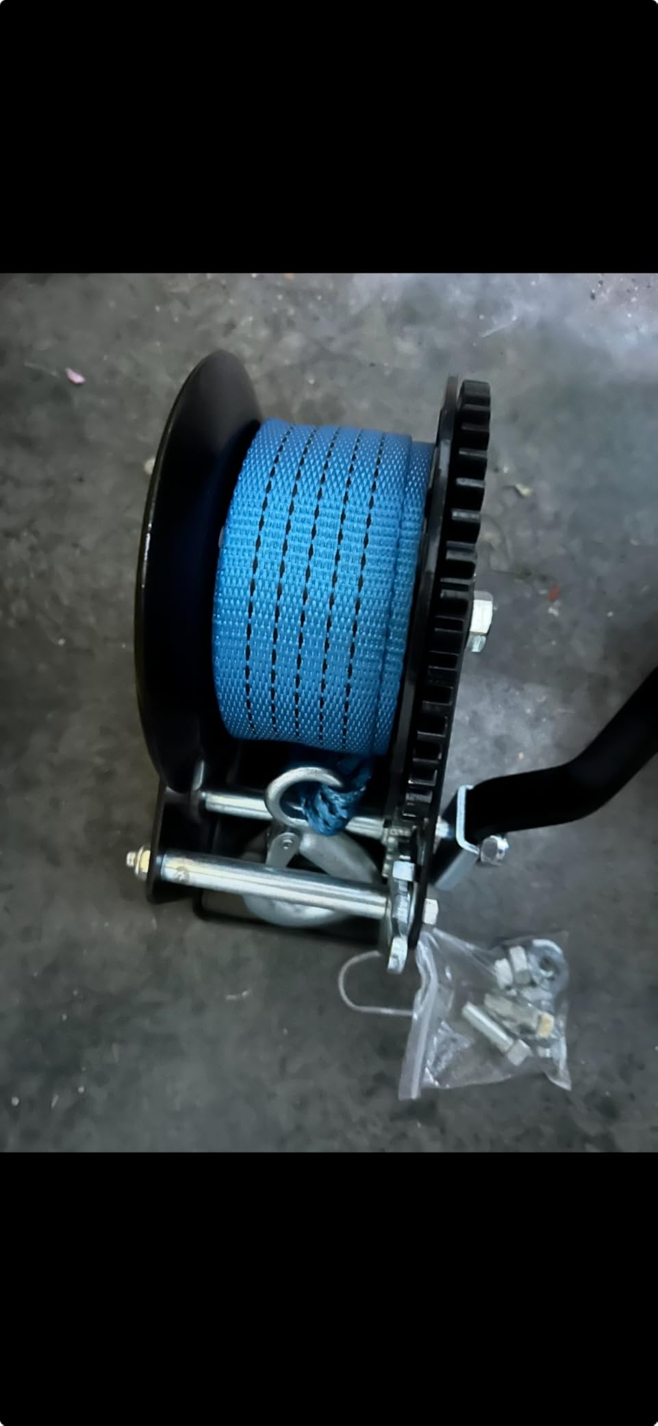 3500lbs Heavy Duty Boat Trailer Winch with 32FT Strap,2-Way Ratchet 4:1/8:1 Gear Trailer Winch,Portable Hand Crank Winch for Boat, Truck, Trailer, RV, ATV, Jet Ski customer photo 1