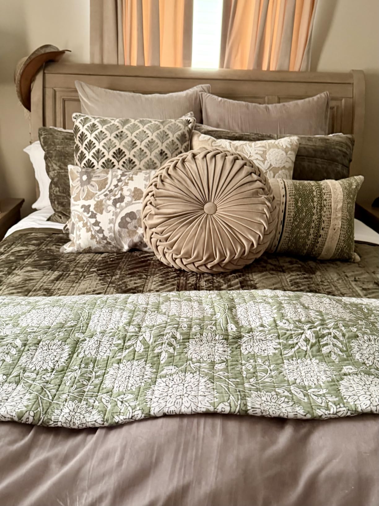 EverGrace Ruched Lightweight Velvet Quilt Set, King Size, Olive Green customer photo 1