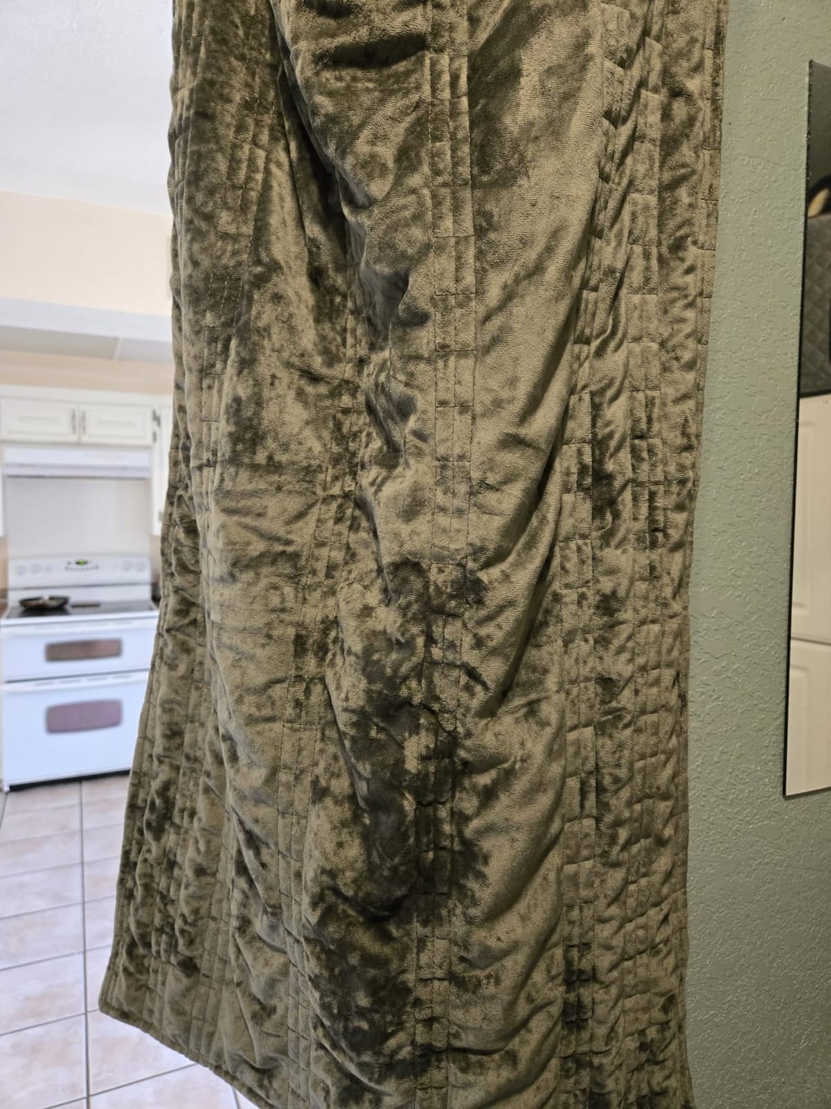 EverGrace Ruched Lightweight Velvet Quilt Set, King Size, Olive Green customer photo 2
