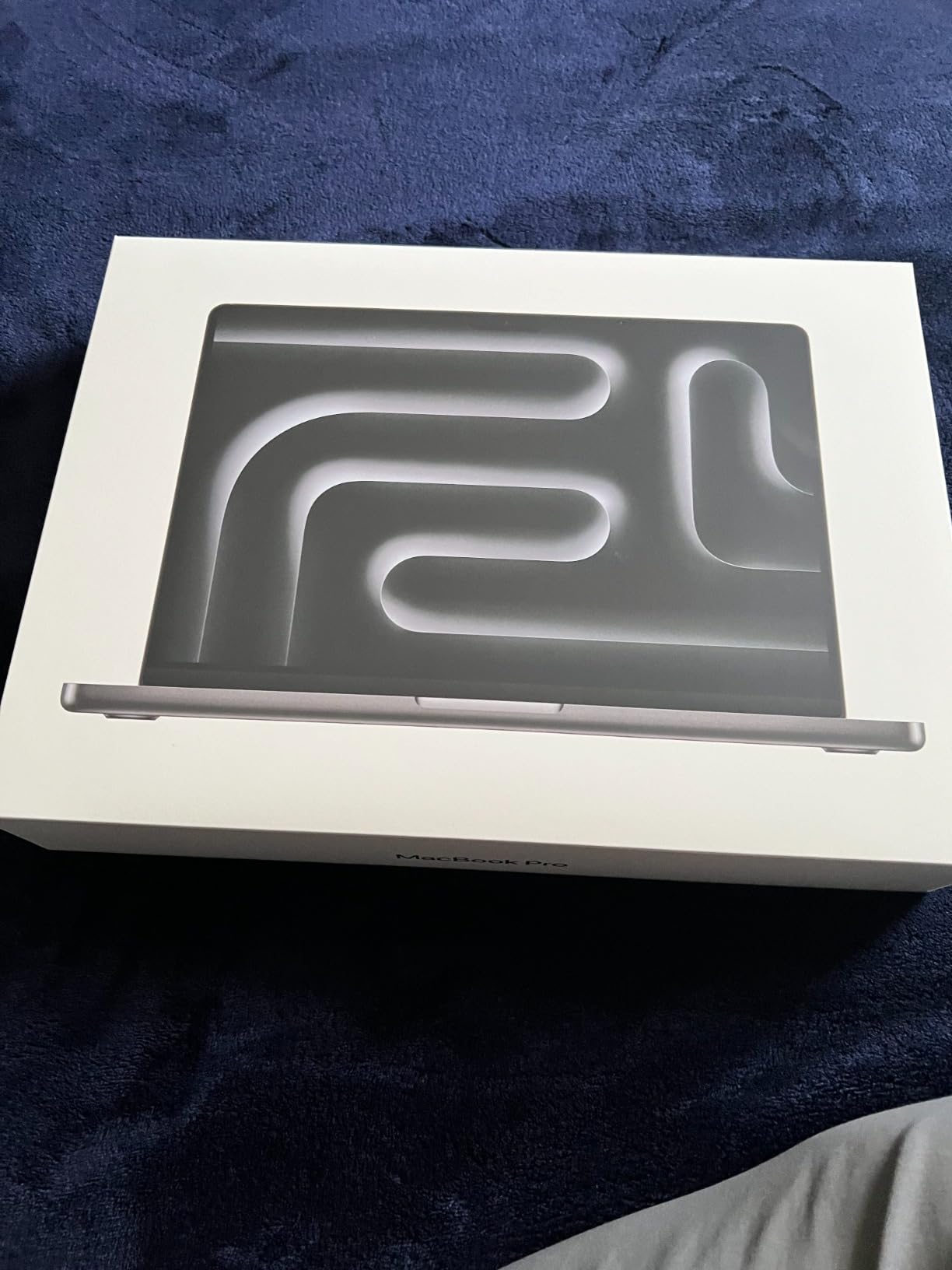 Apple 2023 MacBook Pro Laptop M3 Pro chip with 11-core CPU, 14-core GPU: Built for Apple Intelligence, 14.2-inch Liquid Retina XDR Display, 18GB Unified Memory, 512GB SSD Storage; Silver customer photo 1