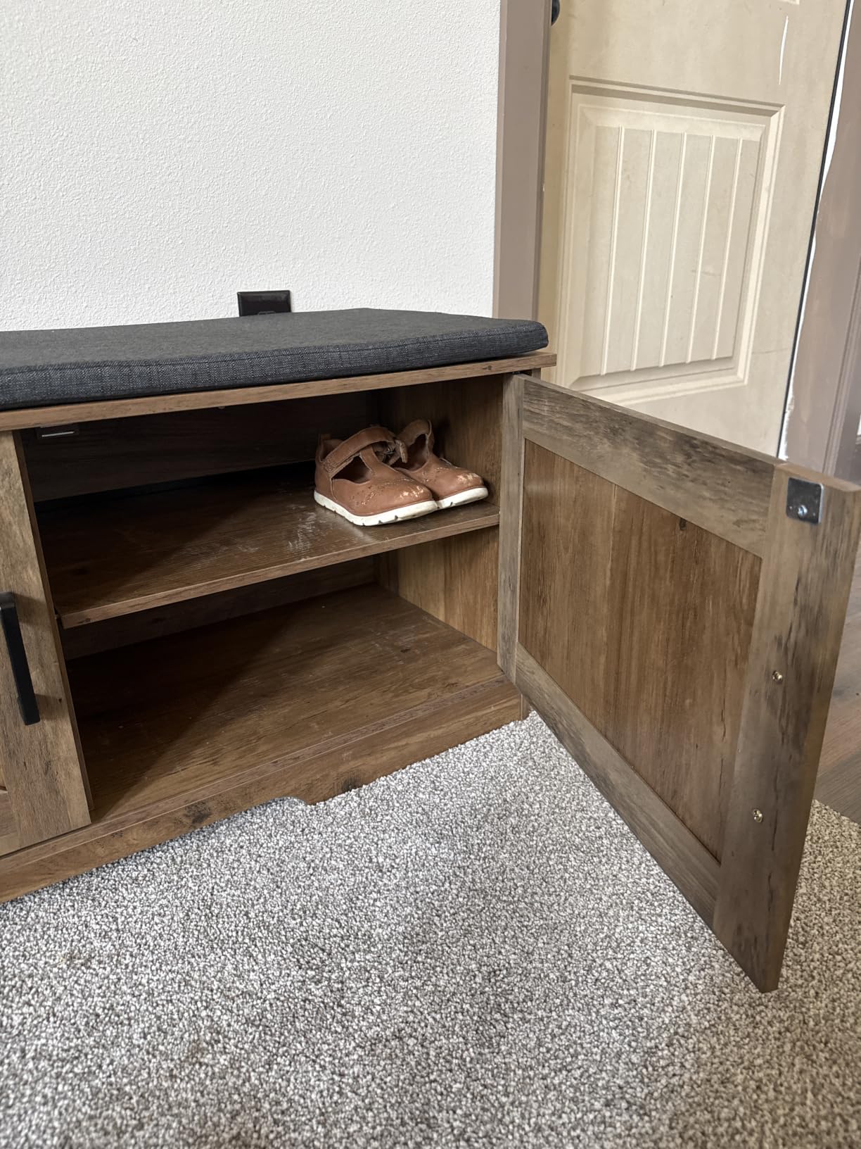 HOMSHO Farmhouse Shoe Storage Bench with 4 Barn Doors & Padded Seat Cushion customer photo 2