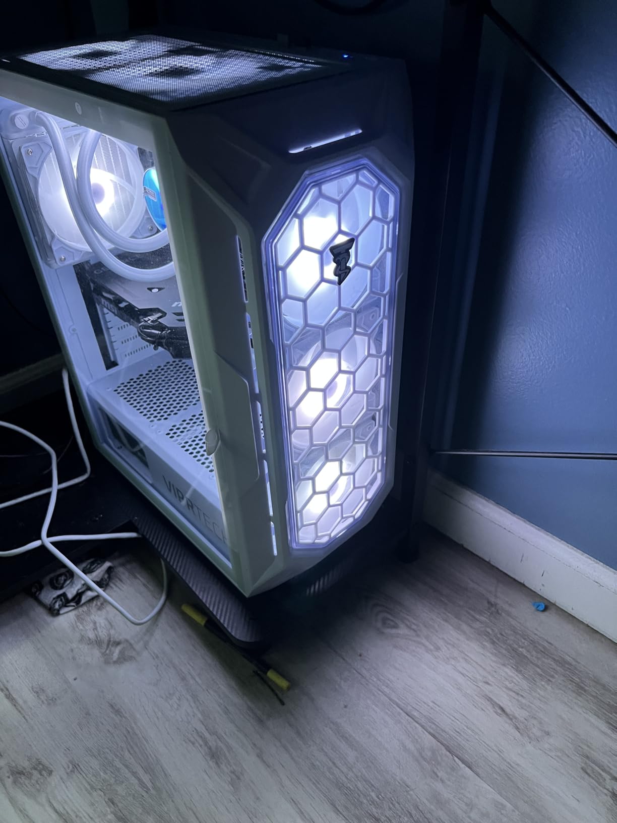 VIPRTECH Ghost 3.0 GamingPC, Ryzen 7, RTX 4060 8GB, 16GB/1TB SSD Onyx Black customer photo 1