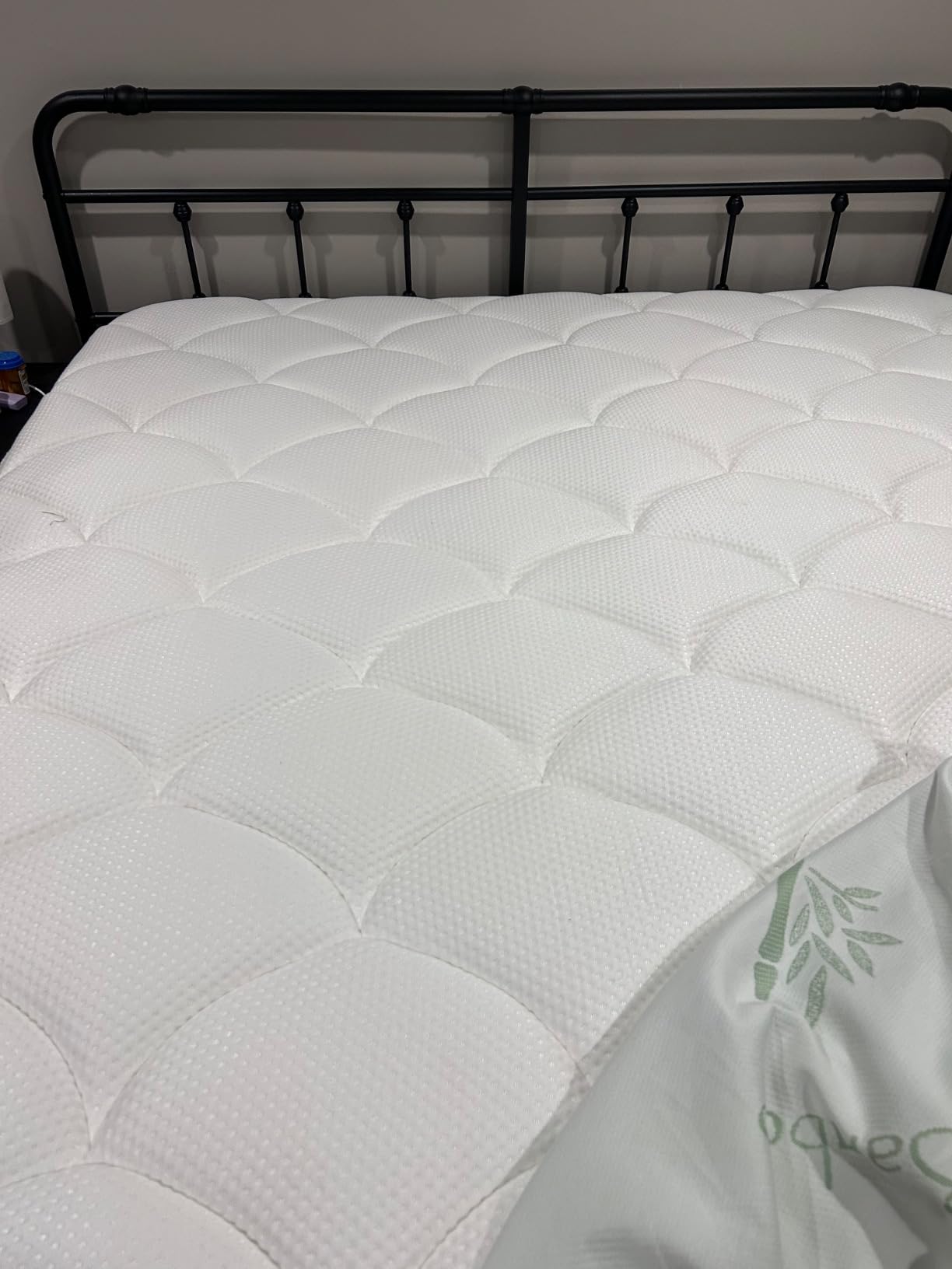 Cooling Queen Mattress Protector-100% Waterproof & Noiseless Rayon Fiber Mattress Cover (60