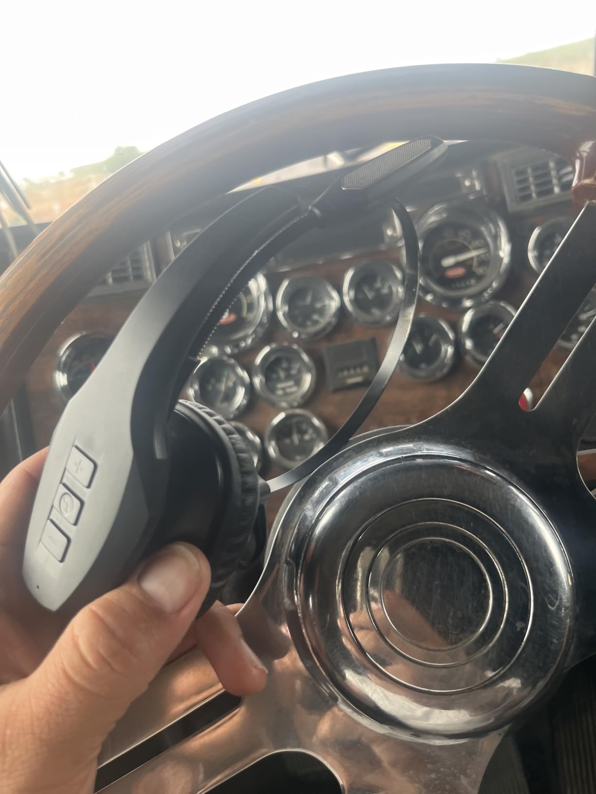 Trucker Bluetooth Headset, Wireless Headset with Mic, Bluetooth Headsets with Dual Noise Cancelling Microphone & Mute Button, 55Hrs Working Time PC Headsets for Cell Phones, Computer, Truck Driver customer photo 1
