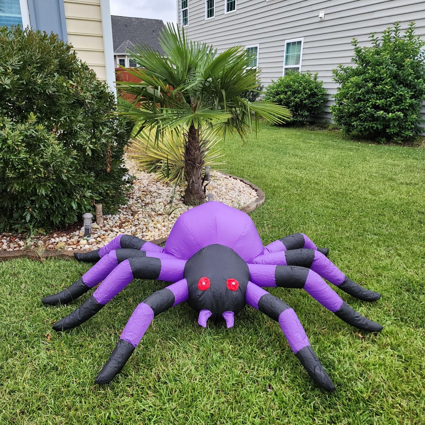 GOOSH 5 FT Width Halloween Inflatable Spider Outdoor Decoration with Magic Light, Blow Up Yard Inflatables Holiday Inflatables for Outdoor Yard Garden Lawn Decor customer photo 1