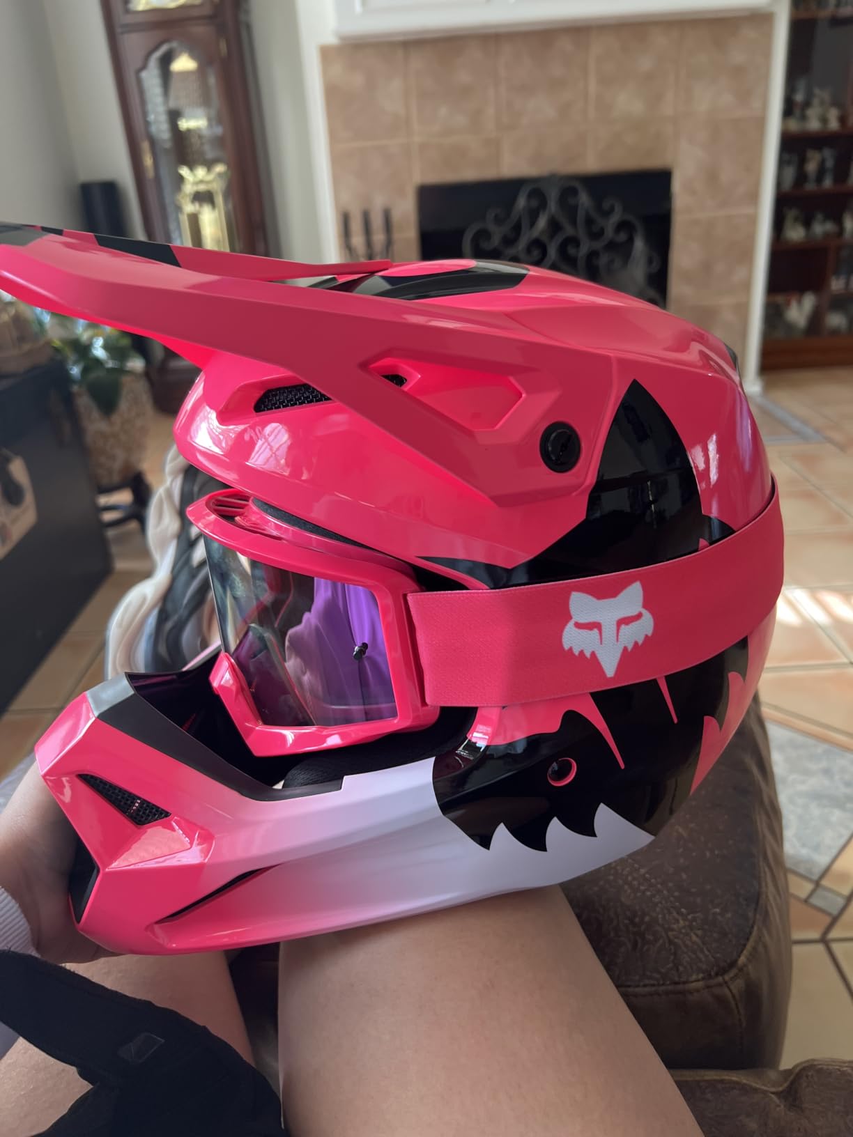 Fox Racing Unisex V1 Motocross Dirt Bike Helmet customer photo 1