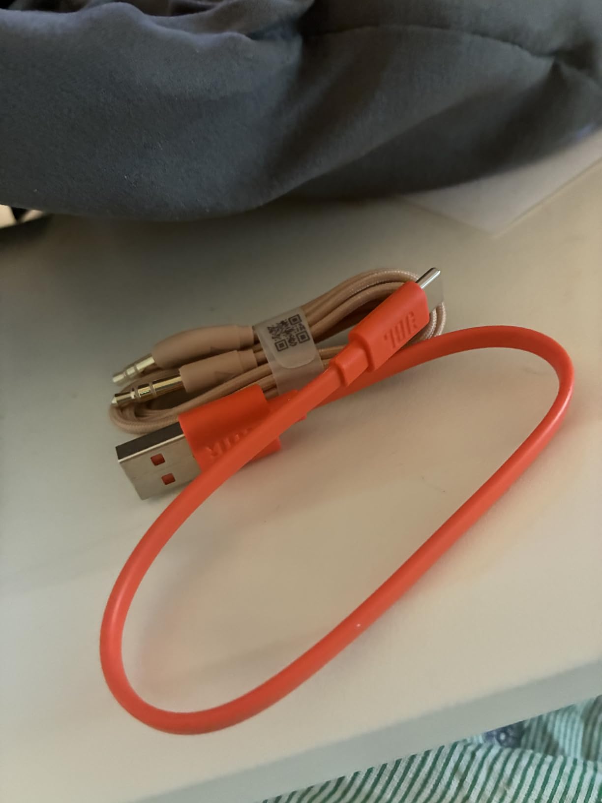 JBL Live 770NC - Wireless Over-Ear Headphones with True Adaptive Noise Cancelling, Up to 65 Hours Battery customer photo 2