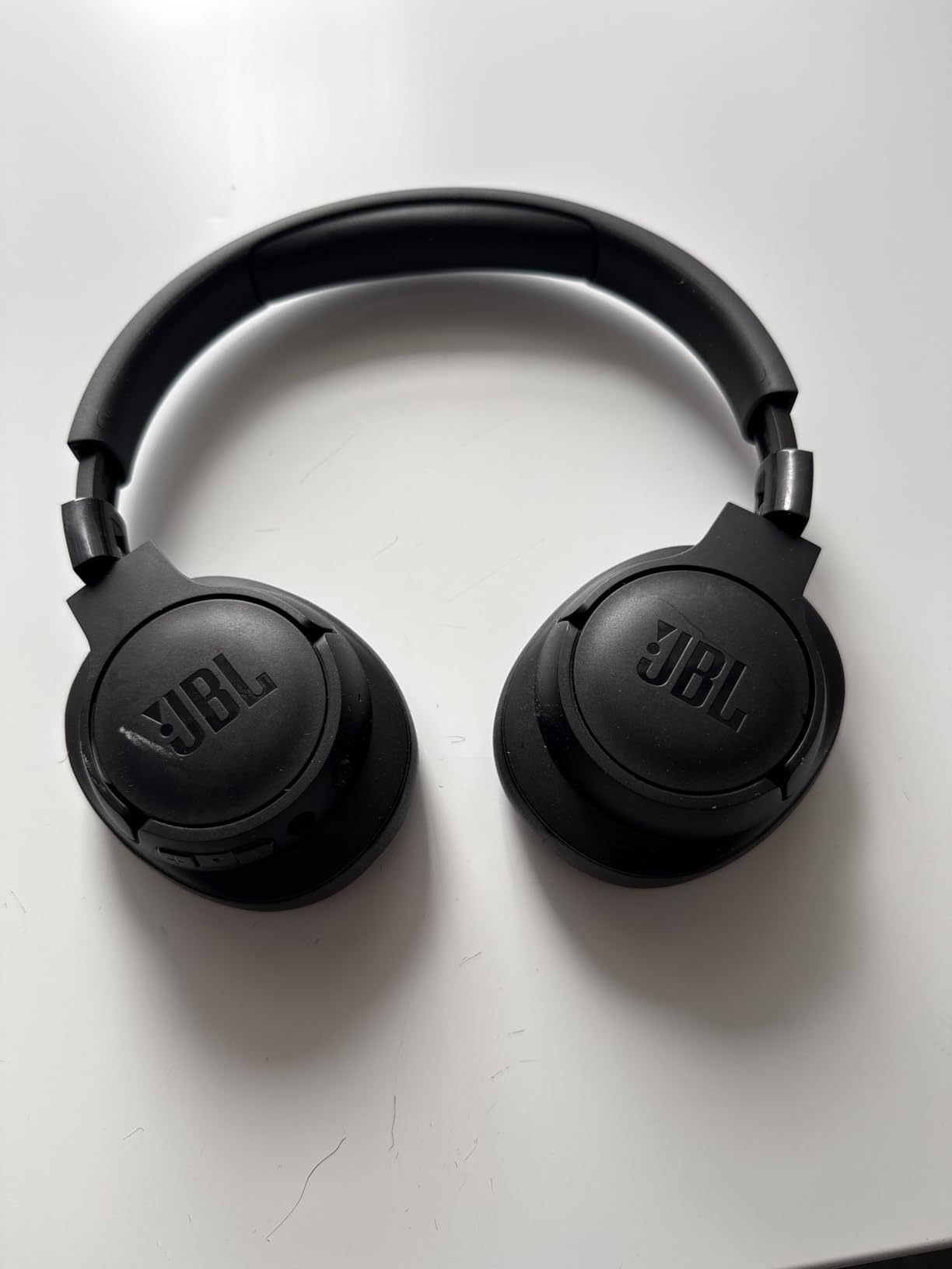 JBL Tune 720BT - Wireless Over-Ear Headphones - White customer photo 1