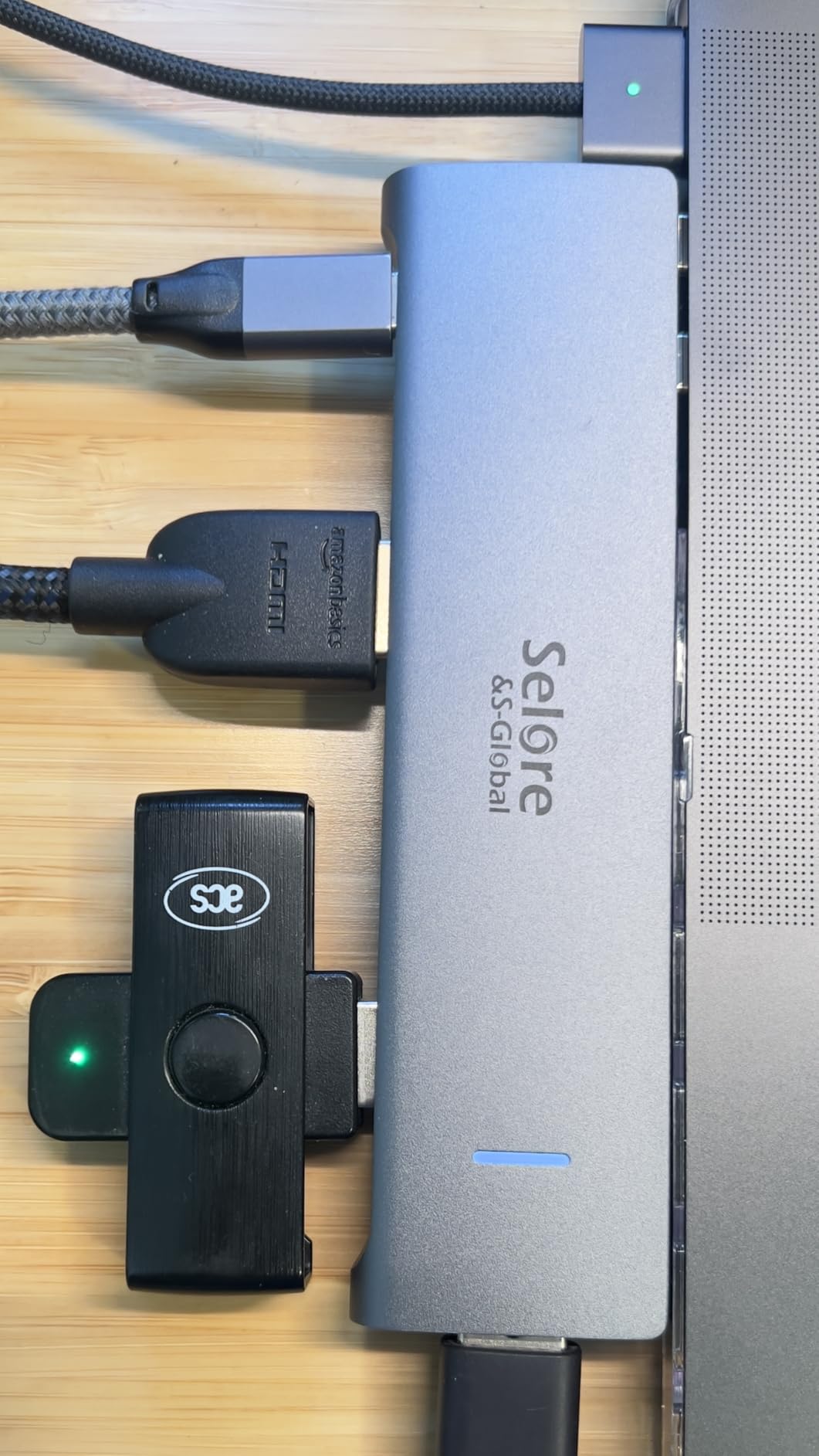 Selore USB C Docking Station Dual Monitor, 14-in-1 Laptop Docking Station | Docking Station 3 Monitors with 2 HDMI, VGA, 10G USB A/C, 100W PD, 6 USB A/C Ports, USB C Hub Multiport Adapter for Windows customer photo 2