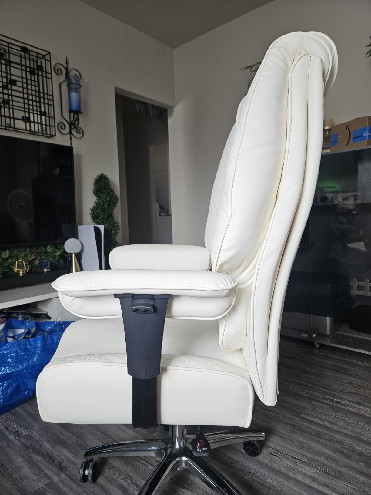 EXCEBET Big and Tall Office Chair 400lbs Wide Seat, Leather High Back Executive Office Chair with Foot Rest, Ergonomic Chairs Lumbar Support for Lower Back Pain Relief (Light Pink) customer photo 2