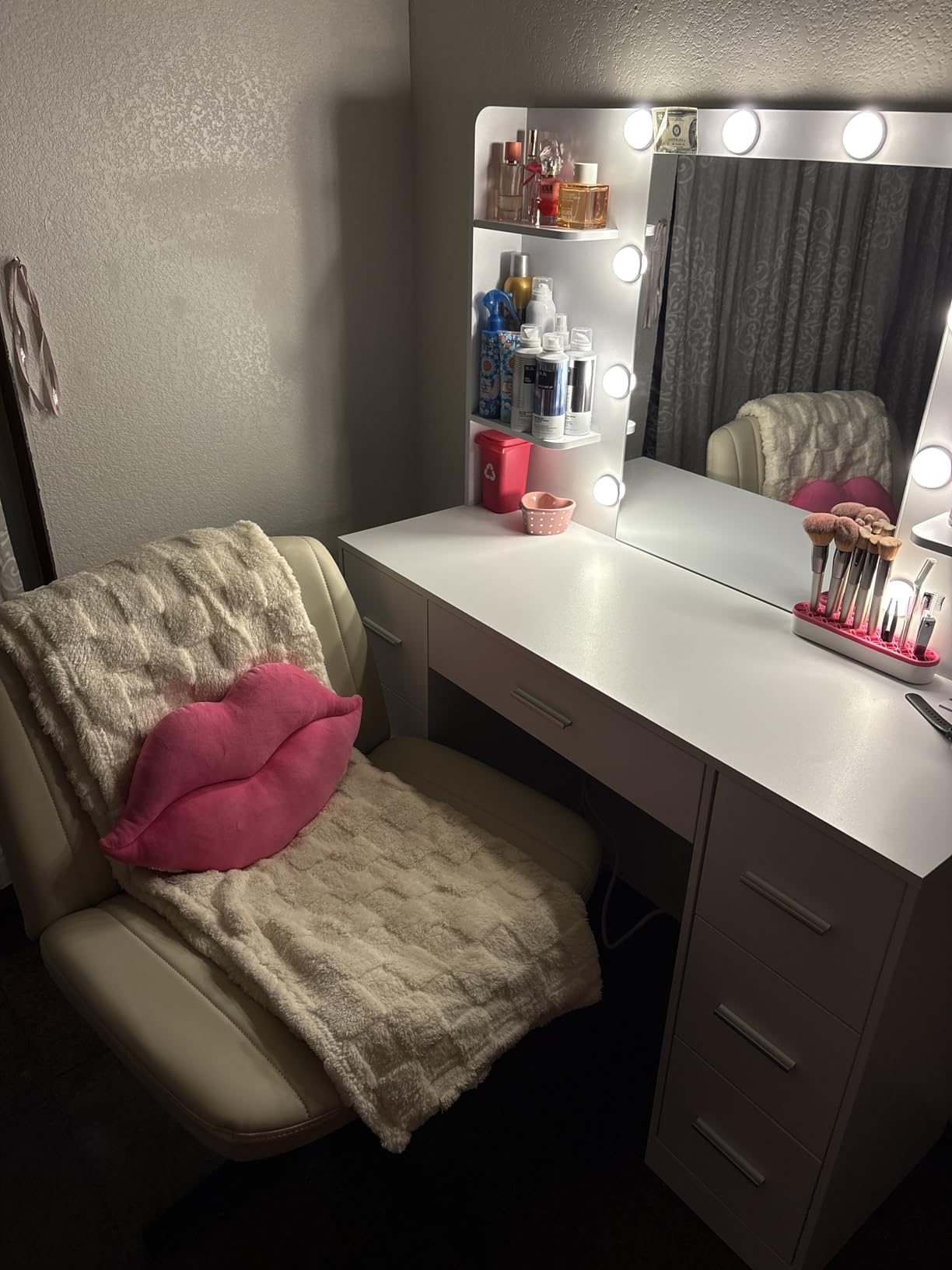 DUMOS Criss Cross Chair, Cross Legged Vanity Chair No Wheels, Home Office customer photo 2