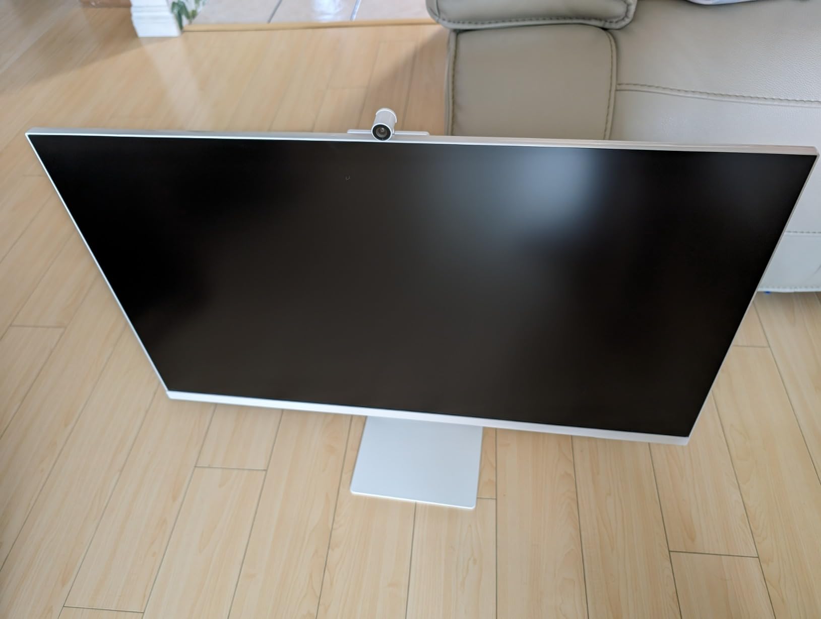 SAMSUNG 32-Inch M8 (M80D) Series 4K UHD Smart Monitor with Streaming TV, Speakers, HDR10+, AI Upscaling, USB-C, Ergonomic Stand, SlimFit Camera, Gaming Hub, LS32DM801UNXZA, 2024 customer photo 1