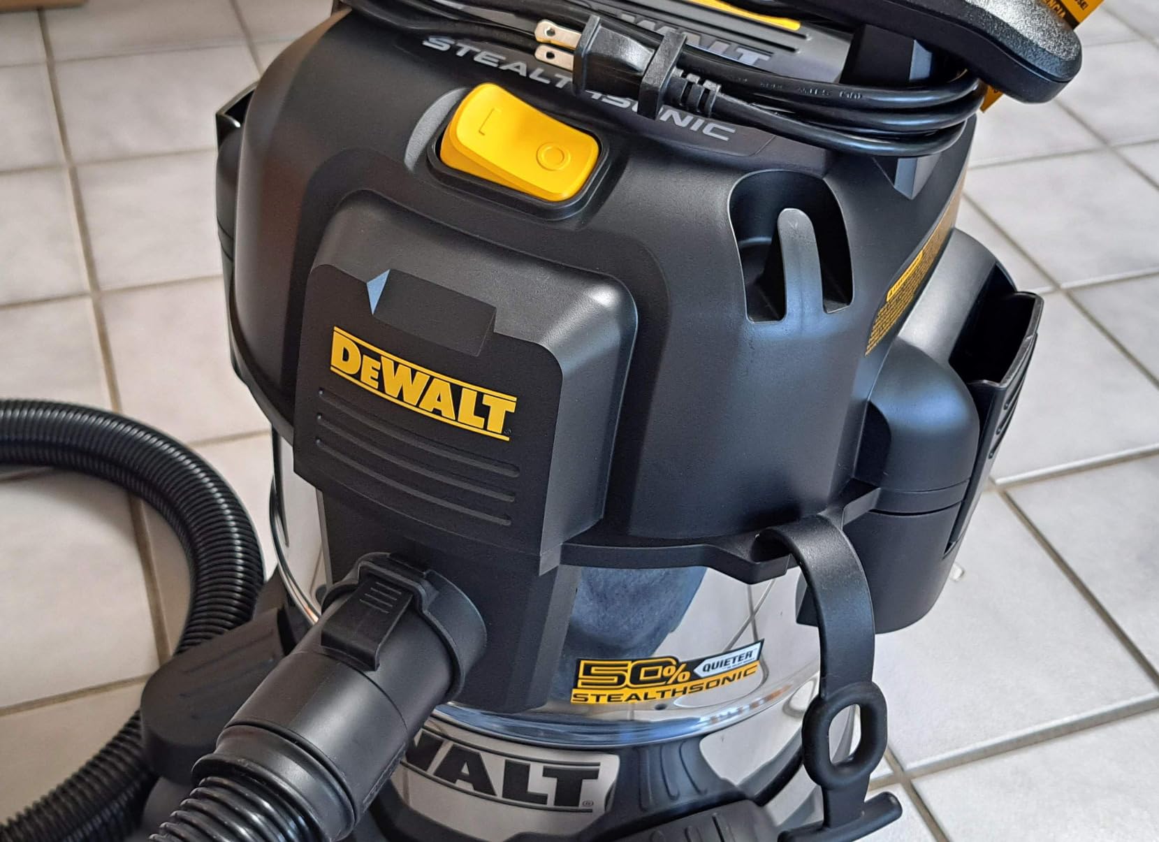 DEWALT STEALTHSONIC 5 Gallon Shop Vacuum Wet and Dry, 4 Peak HP, DXV05S-QT | Powerful Suction & Portable Shop Vac with Attachments, Ultra Quiet Wet Dry Vacuum for Home, Garage, Car, Workshop, Jobsite customer photo 2